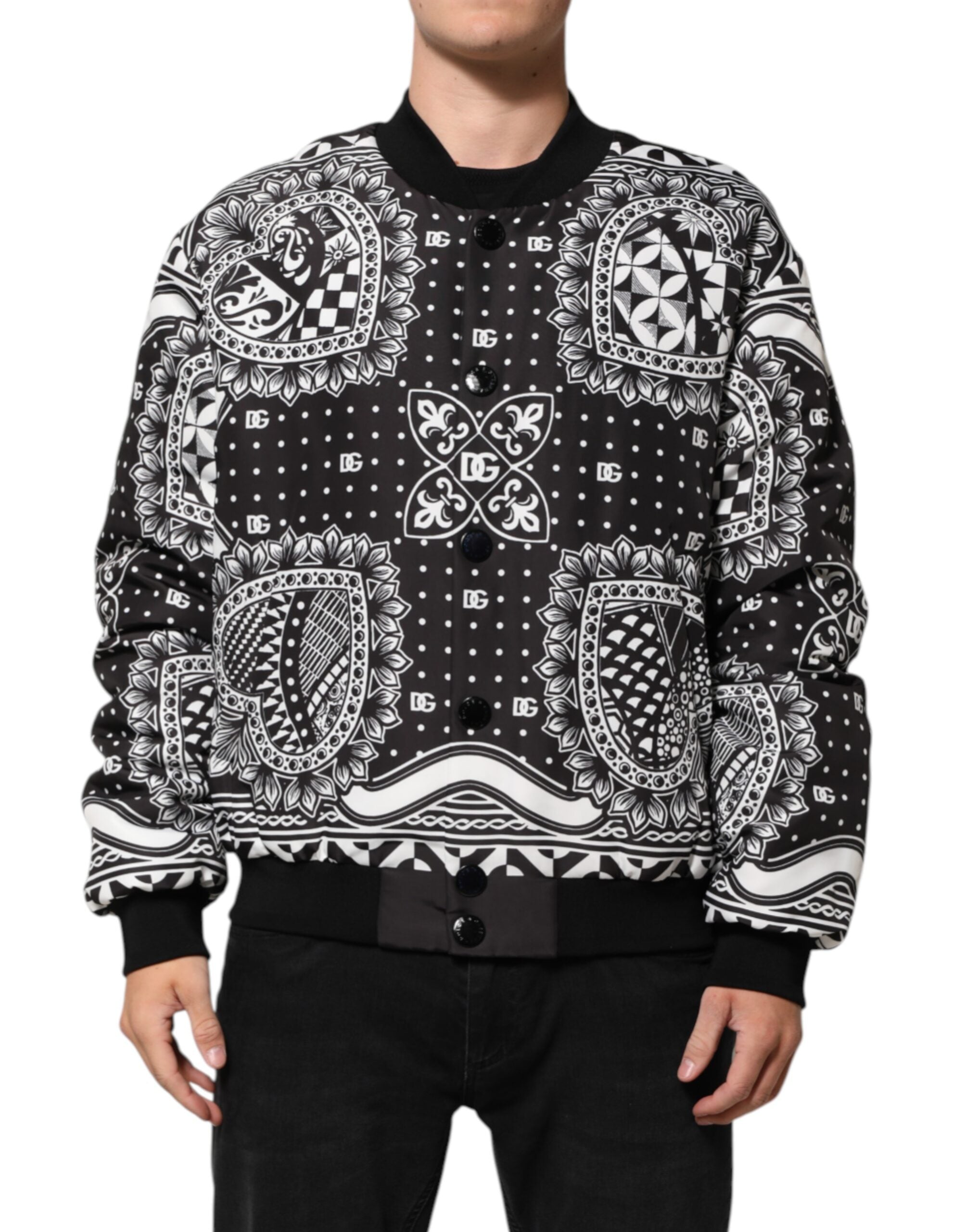 Veste bomber Dolce & Gabbana à motif bandana noir et blanc, style décontracté avec fermeture éclair et poches latérales.