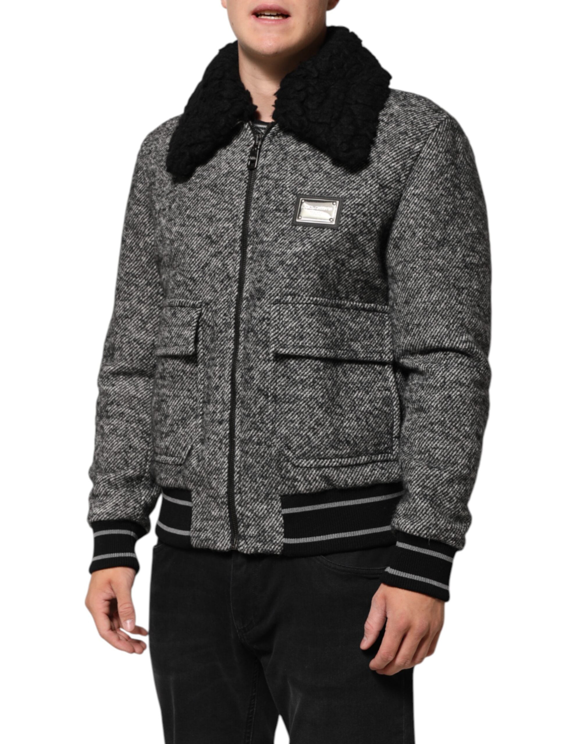Veste bomber en laine gris à motif chevrons avec col en shearling, Dolce & Gabbana, style élégant et chaud.