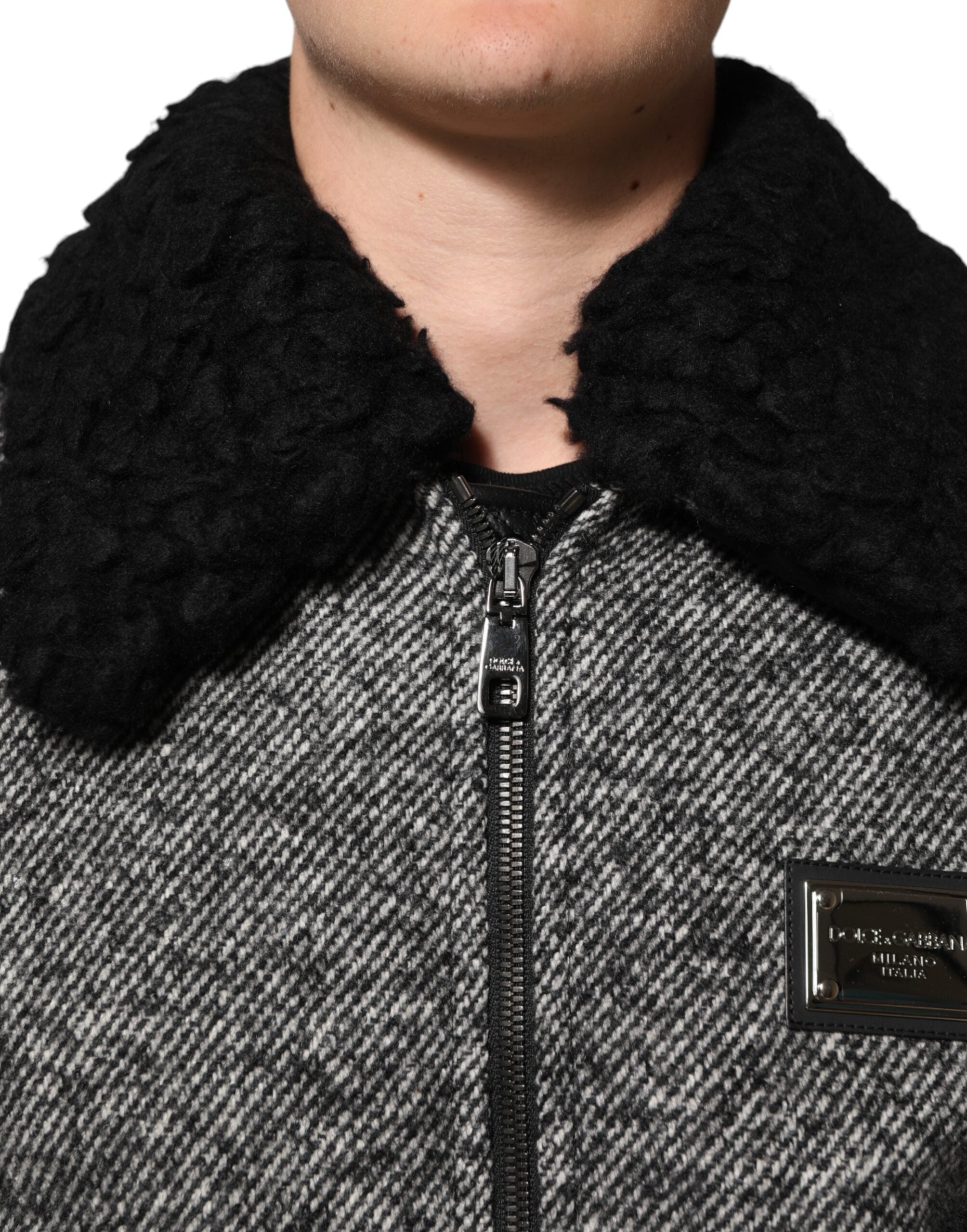 Veste bomber en laine gris à motif herringbone avec col en shearling, Dolce & Gabbana, mode élégante pour homme.