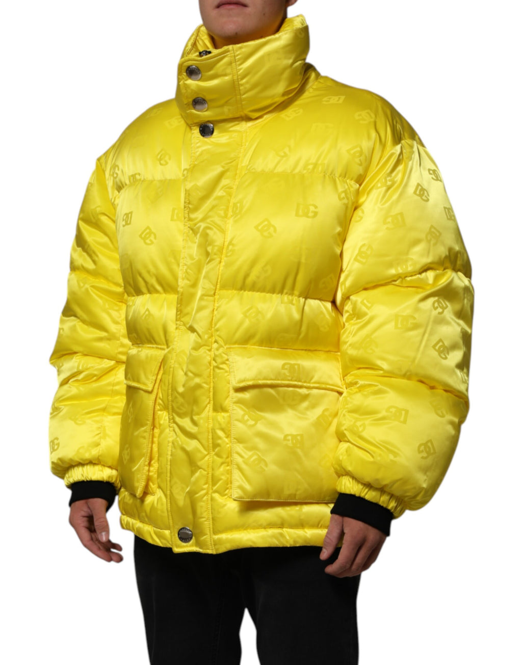 Veste homme Dolce & Gabbana en nylon jaune avec logo, bomber rembourré, style élégant et décontracté.