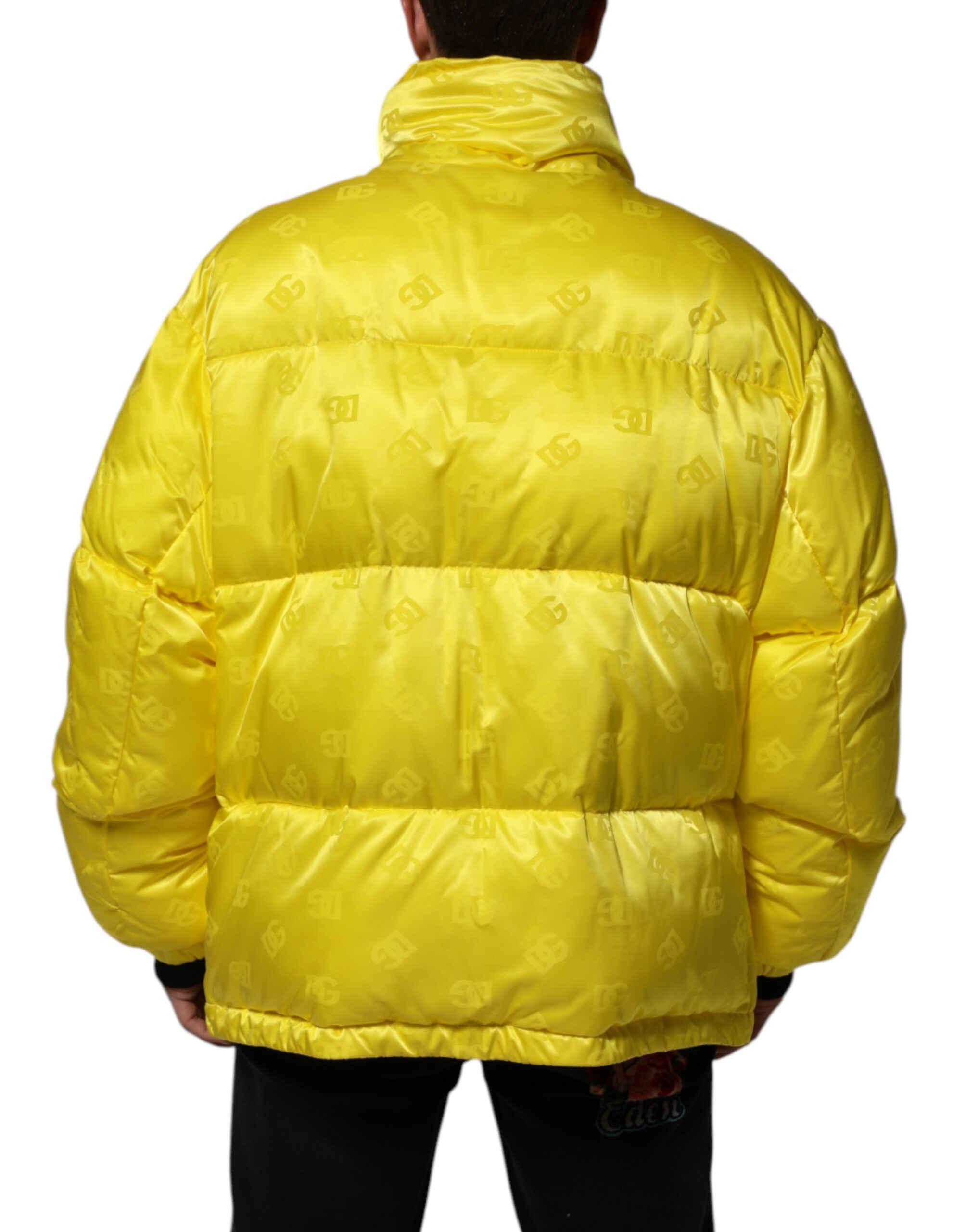 Veste puffer jaune en nylon de Dolce & Gabbana pour homme avec logo, coupe moderne et style décontracté.