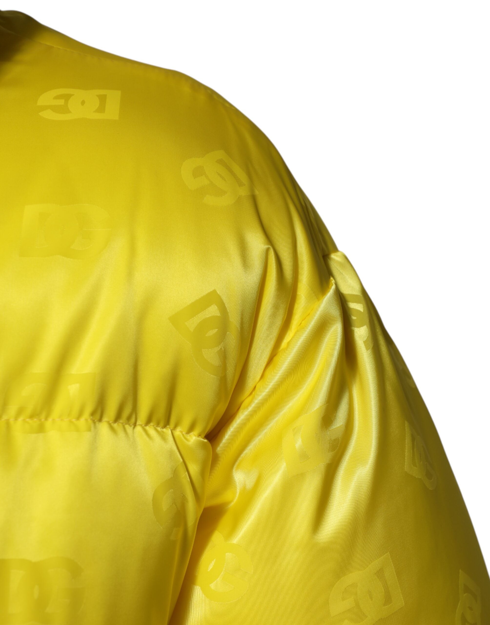 Veste homme puffer en nylon jaune Dolce & Gabbana, logo brodé, style bomber chaud et tendance.