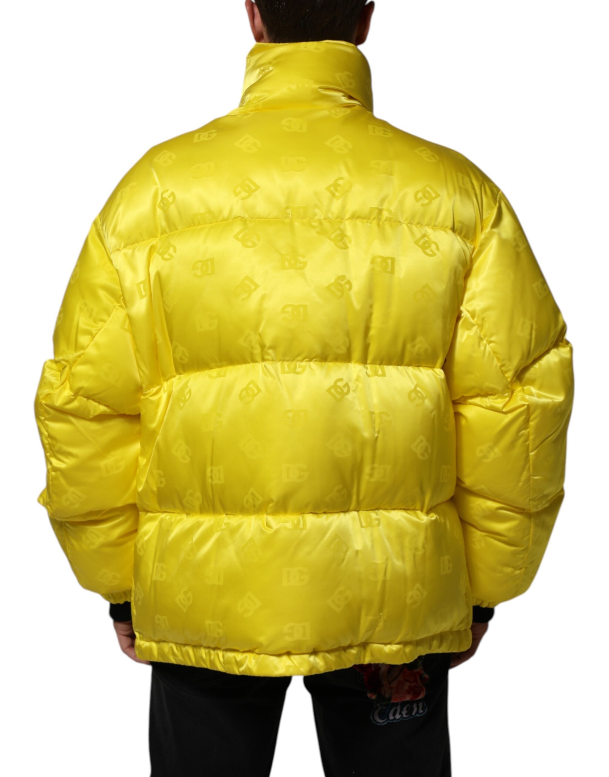 Veste homme en nylon jaune Dolce & Gabbana, bomber matelassé avec logo, style décontracté et moderne.