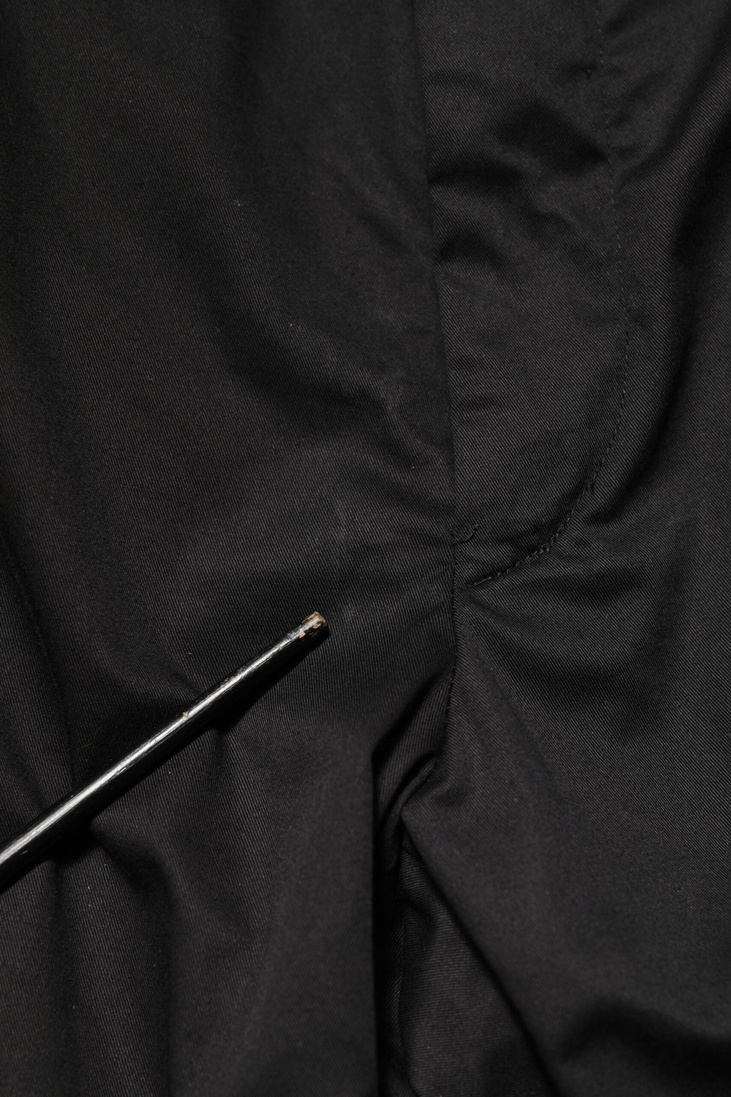 Pantalon homme Dolce & Gabbana en coton noir, pantalon de costume tapered, style formel élégant et moderne.