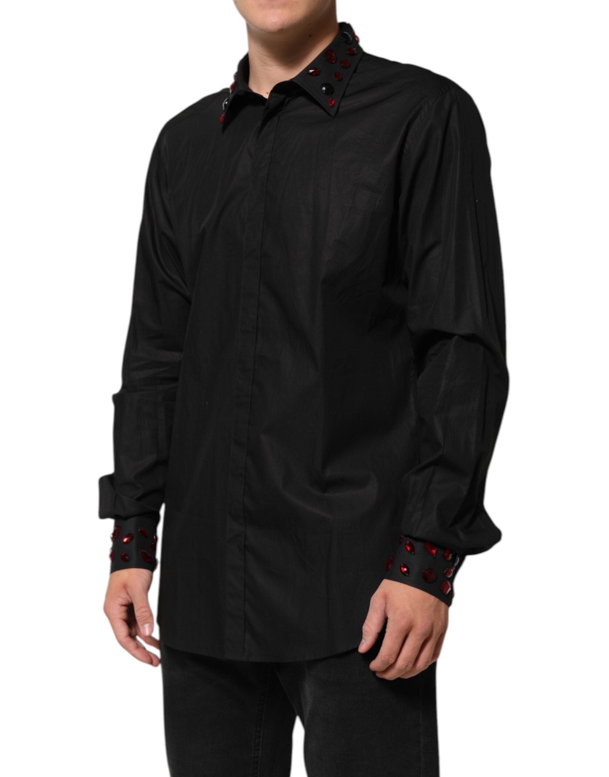 Chemise homme Dolce & Gabbana en coton noir avec col orné de détails embellis, style élégant et sophistiqué.