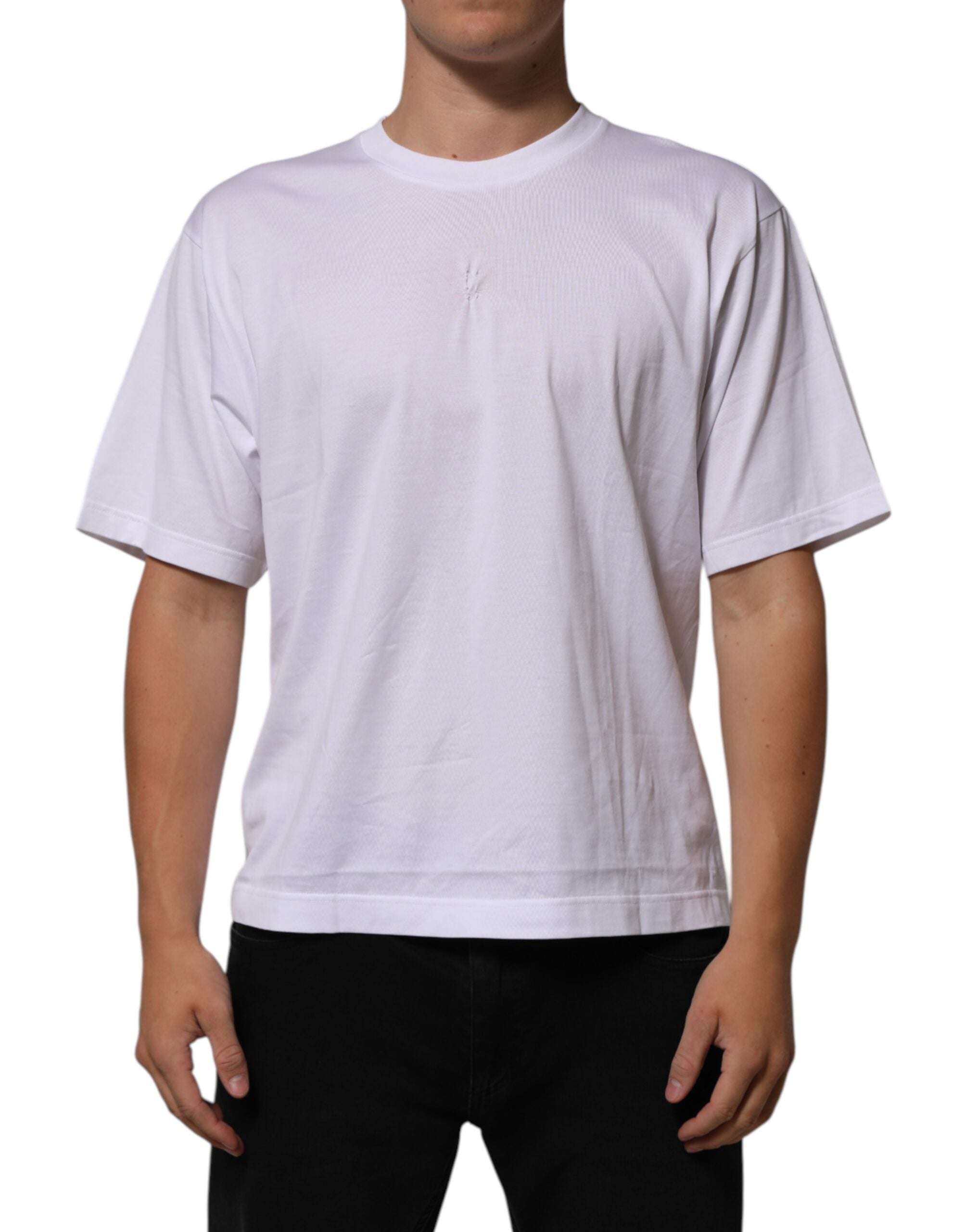 T-shirt homme Dolce & Gabbana en coton blanc avec logo brodé, col rond et patch de marque sur la poitrine.