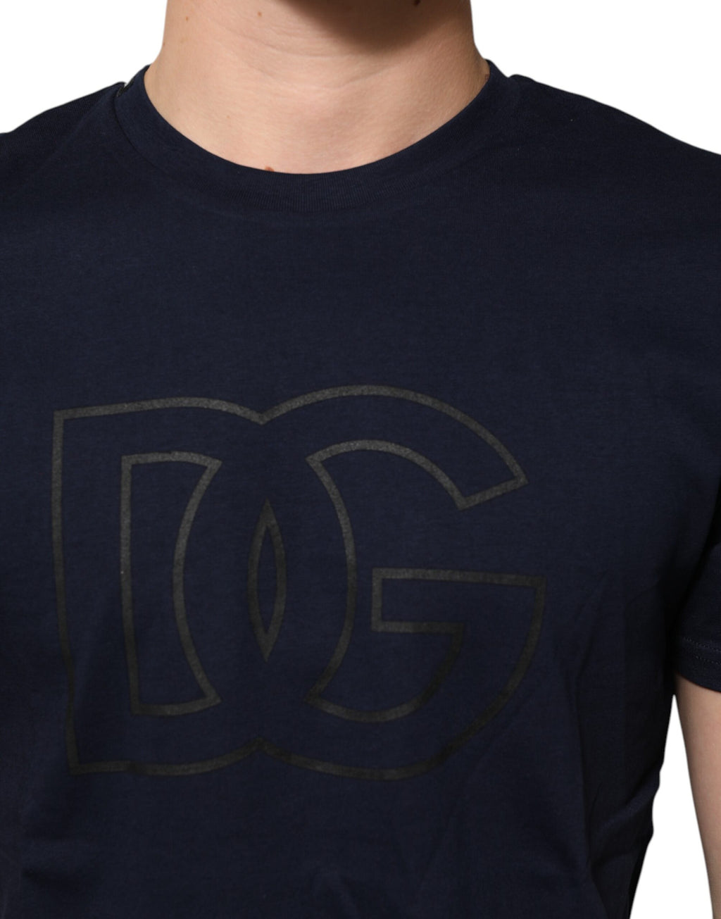 T-shirt pour homme Dolce & Gabbana en coton bleu foncé avec logo DG imprimé, style décontracté et moderne.