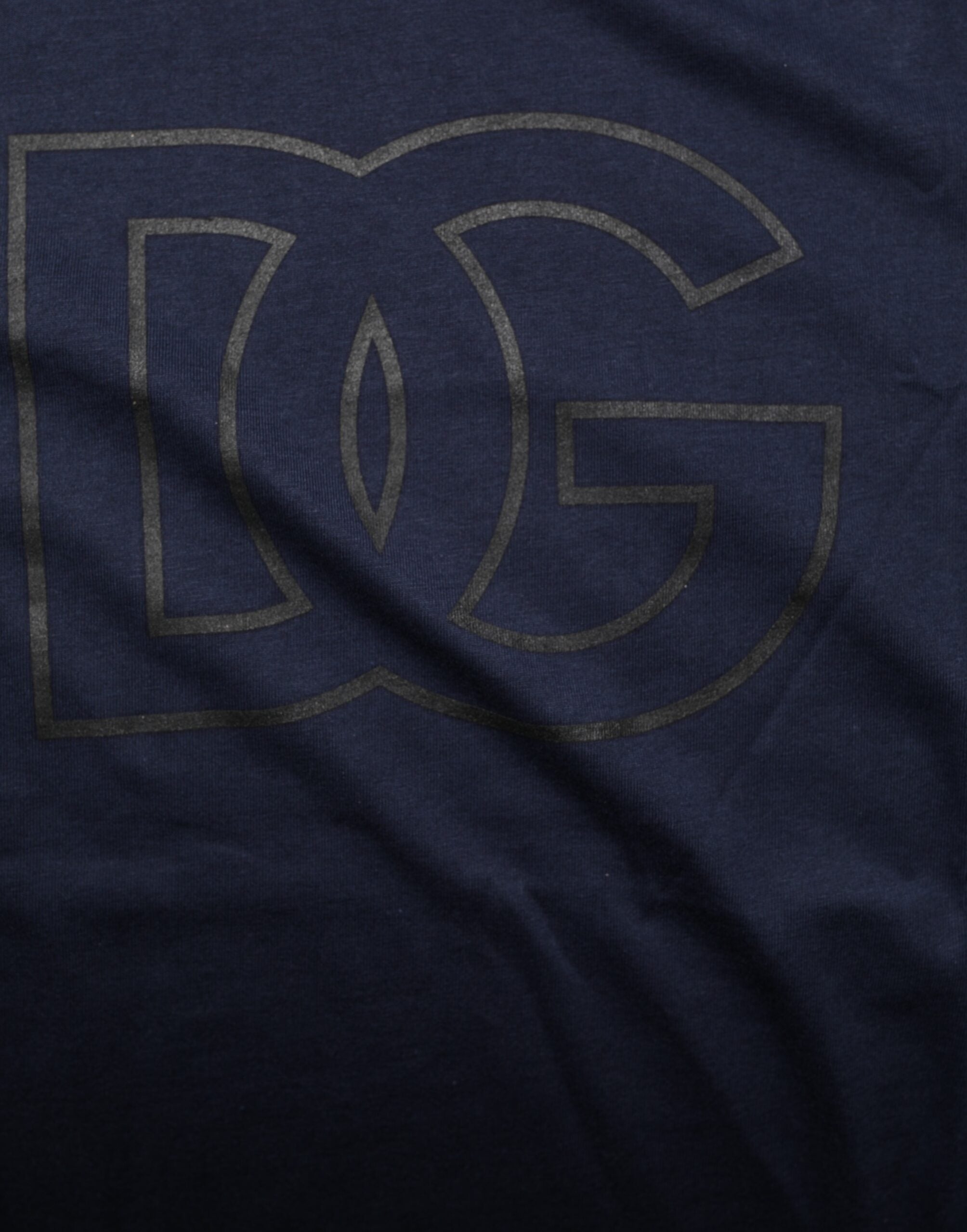 T-shirt homme Dolce & Gabbana en coton bleu foncé avec logo DG imprimé, style décontracté et moderne.
