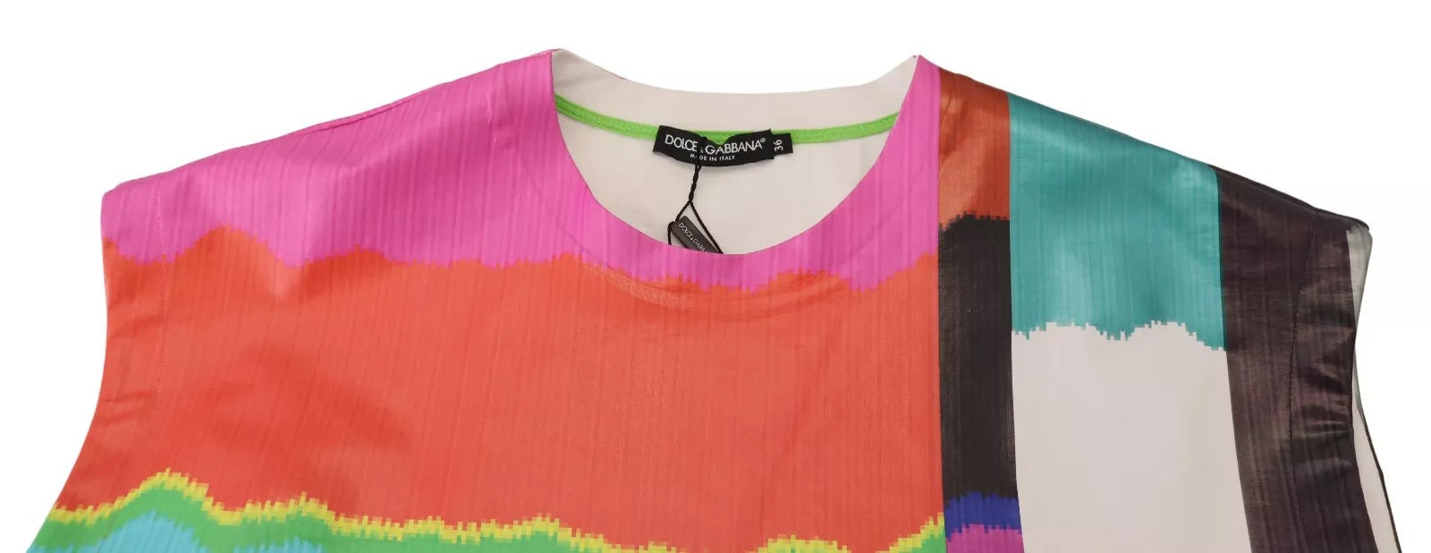 T-shirt sans manches Dolce & Gabbana à imprimé multicolore en coton, avec motif TV, visible en gros plan.