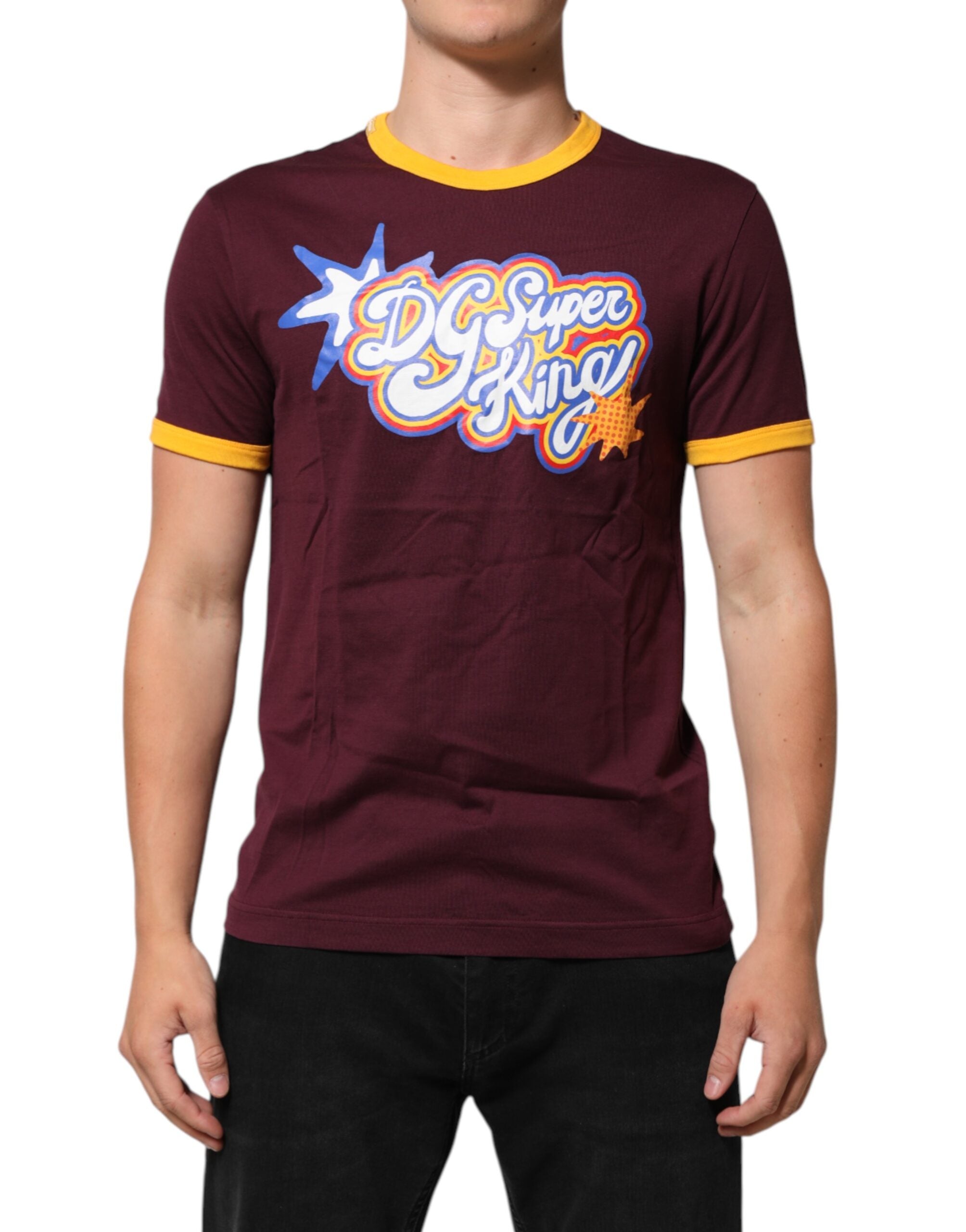 T-shirt Dolce & Gabbana en coton bordeaux avec logo DG Super King, design élégant et confortable.