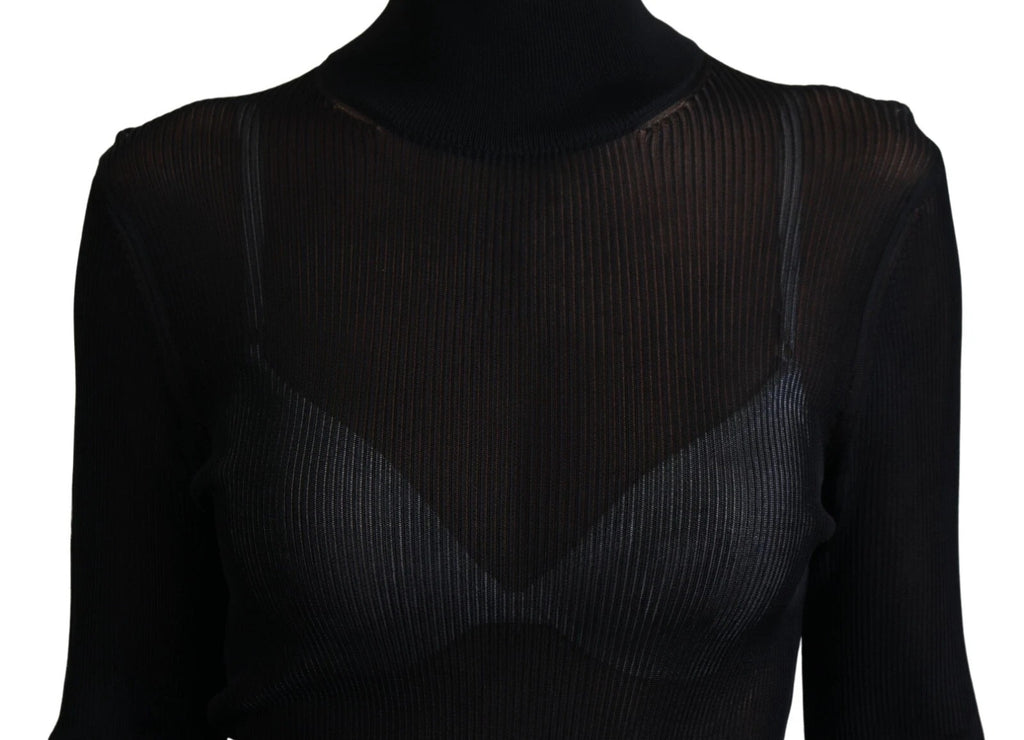 Pull à col roulé noir Dolce & Gabbana, ajusté, en laine, porté sur un mannequin, près du visage visible.