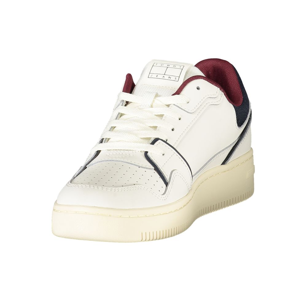 Sneakers pour hommes Tommy Hilfiger en polyuréthane blanc, style décontracté avec semelle blanche et design moderne.