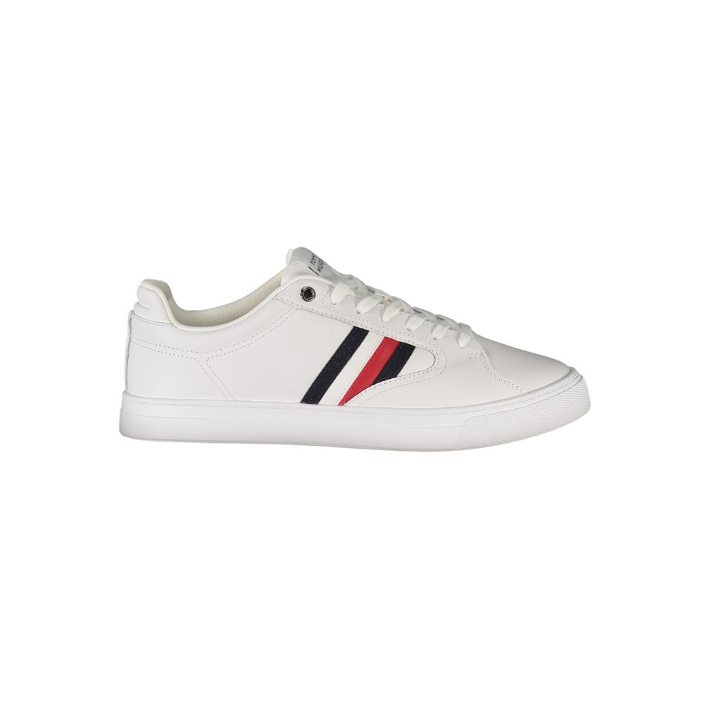 Sneakers en cuir blanc pour homme de la marque Tommy Hilfiger, design élégant et moderne.