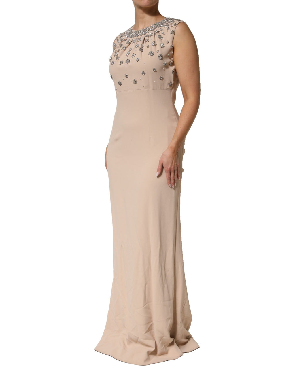 Robe nude beige Dolce & Gabbana ornée de perles et cristaux, style élégant et sophistiqué.