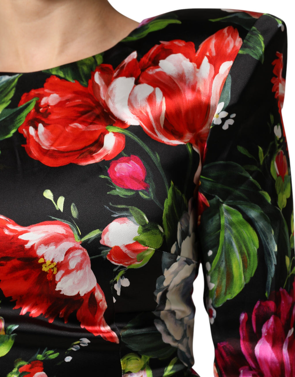Robe courte noire Dolce & Gabbana Fiori Pittorici avec motif floral, coupe bodycon ajustée, vue de face.