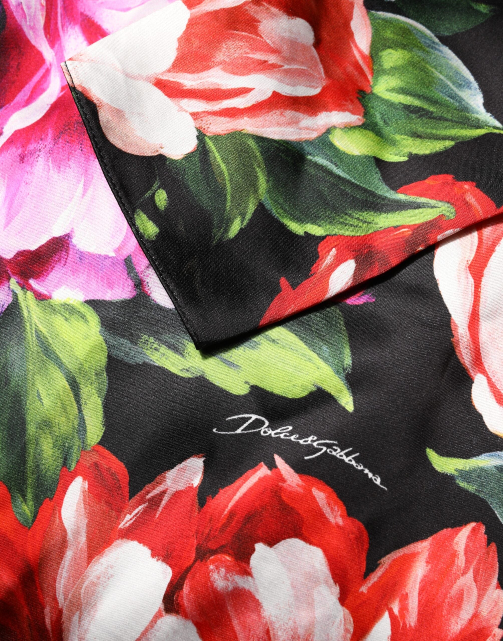 Robe courte noire Dolce & Gabbana Fiori Pittorici à fleurs, corps moulant, style élégant et floral.