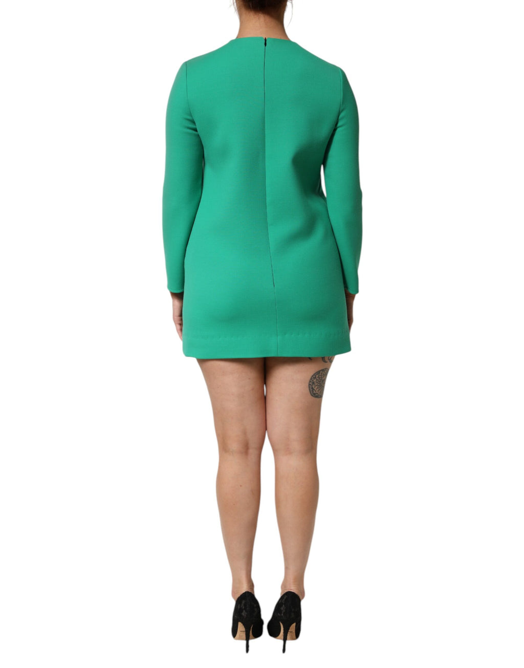 Robe courte en viscose et acétate verte de Dolce & Gabbana avec manches longues et coupe élégante, vue de face.