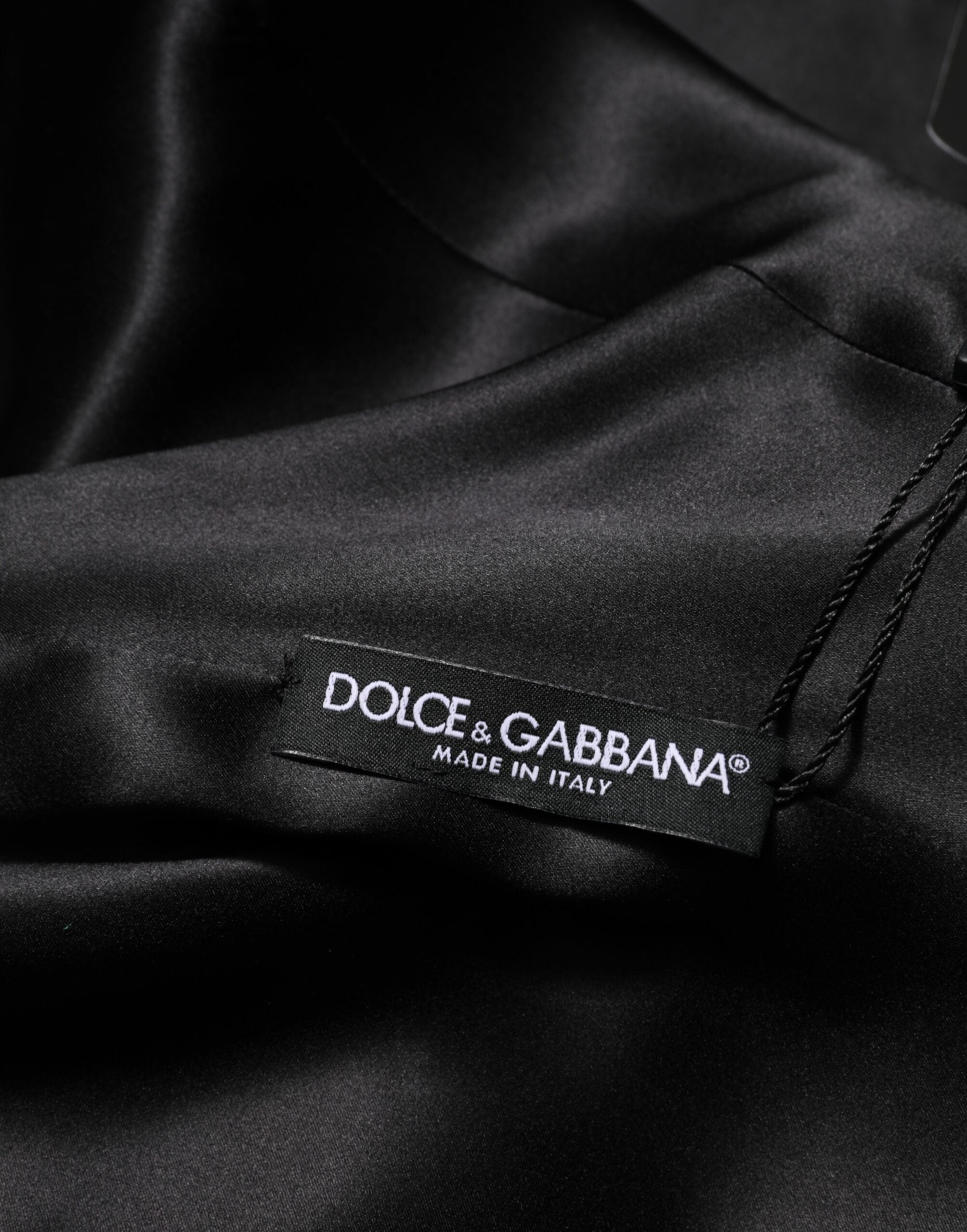 Robe courte à manches longues en viscose et acétate verte de Dolce & Gabbana, élégante et fluide.