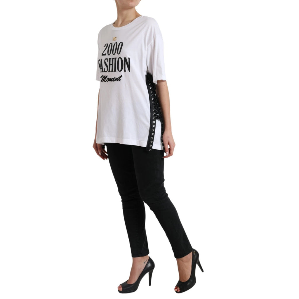 T-shirt blanc en coton Dolce & Gabbana avec logo de la collection 2000 et impression mode visible sur le devant.
