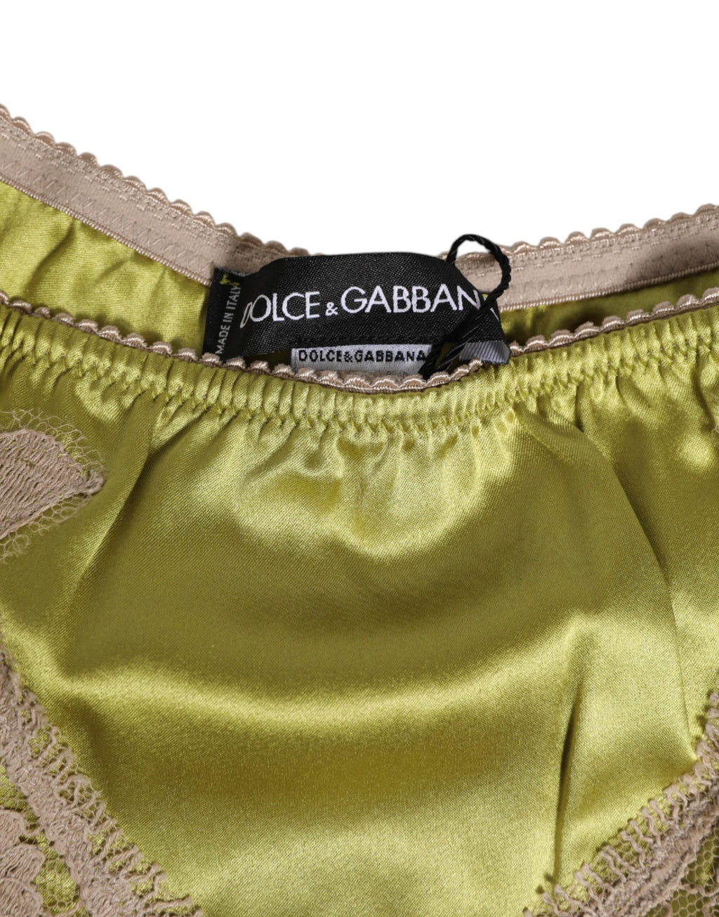 Slip en soie vert avec dentelle de Dolce & Gabbana, lingerie élégante et raffinée pour femme.