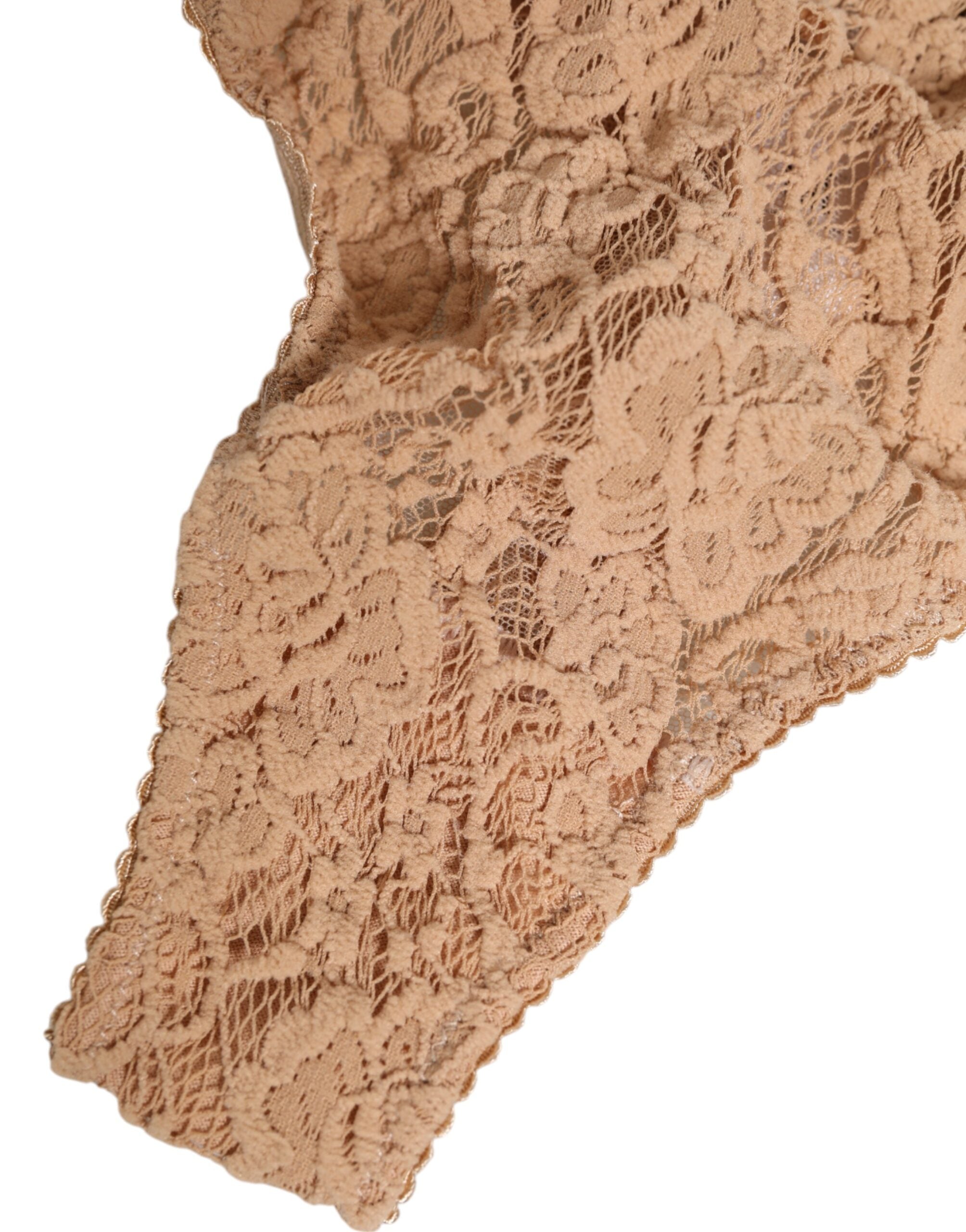 Tangas en dentelle beige Dolce & Gabbana avec logo, taille élastique, sous-vêtements féminins élégants et confortables.