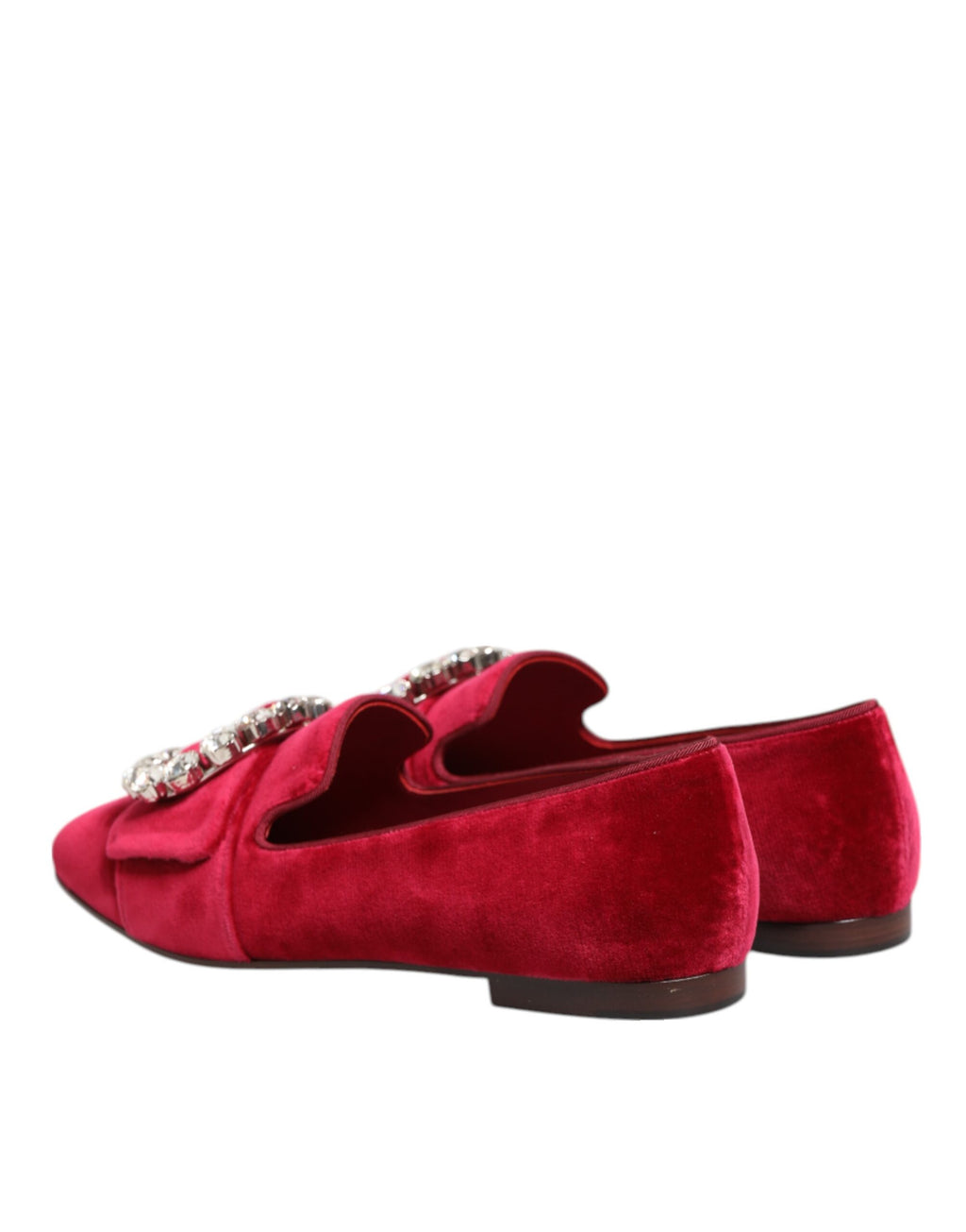 Chaussures mocassins Dolce & Gabbana en velours rouge avec boucle en cristal, style élégant et sophistiqué.