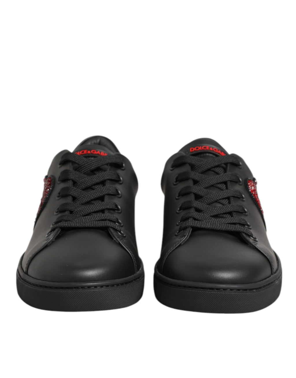 Chaussures basses en cuir noir Dolce & Gabbana avec cœur en cristal, sneakers élégants et tendance.