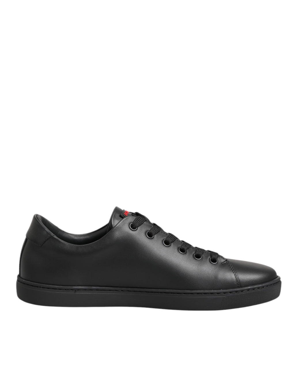 Chaussures basses en cuir noir Dolce & Gabbana avec cœur en cristal, baskets élégantes pour femme.