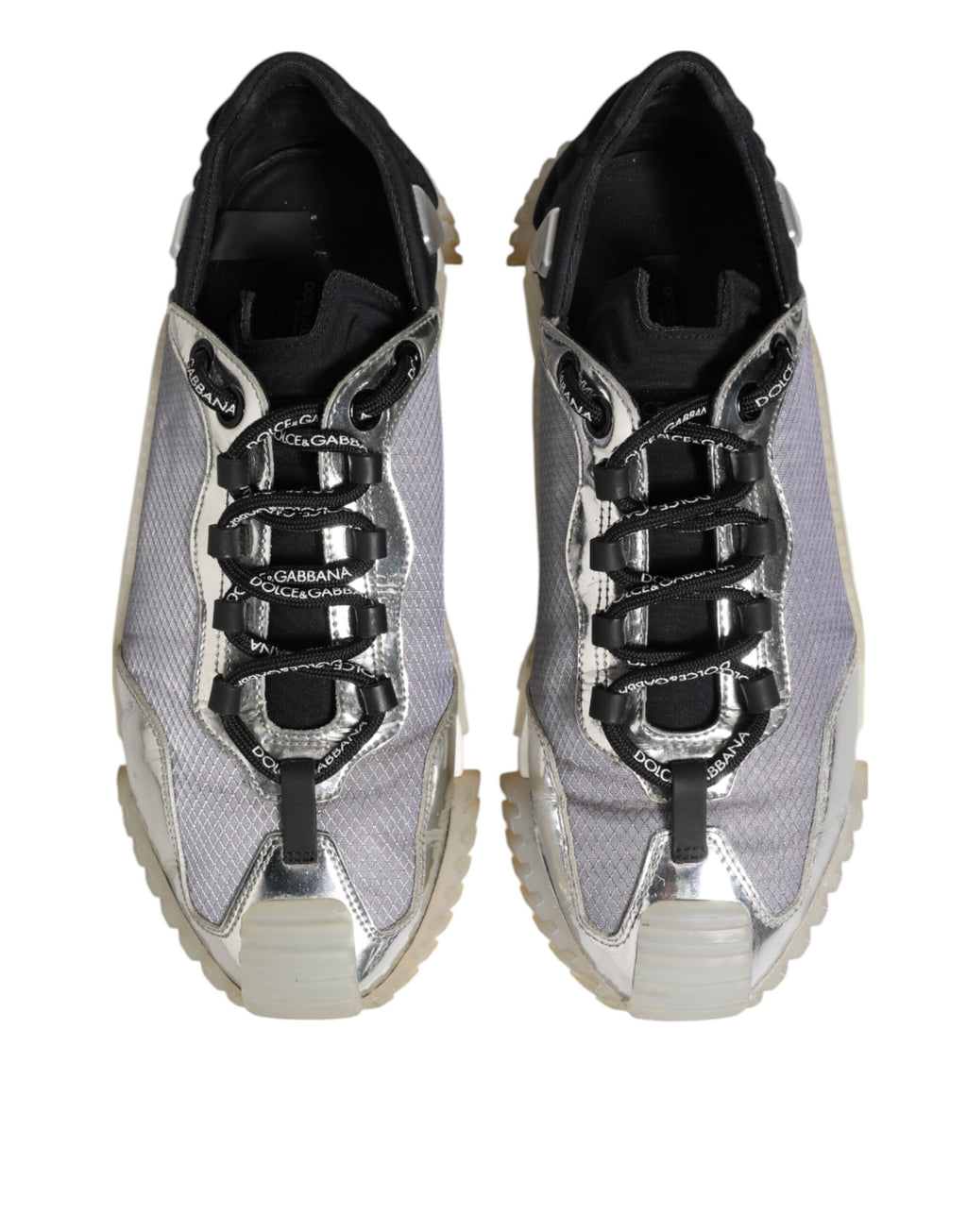 Chaussures sneakers basses Dolce & Gabbana Logo multicolore argenté, design moderne et élégant, vue de face avec détails de la marque.