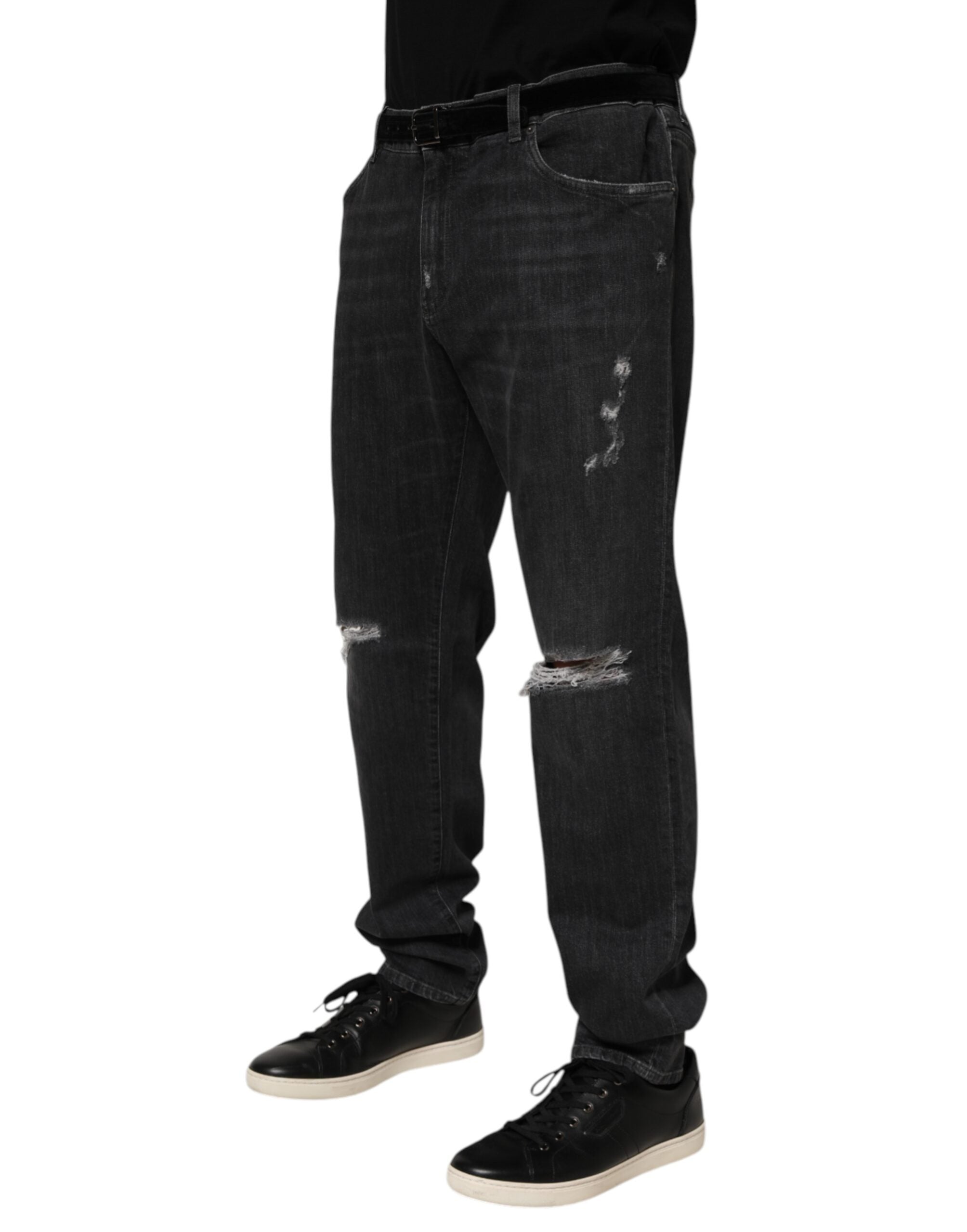 Jeans slim en coton noir Dolce & Gabbana avec déchirures, logo brodé, style décontracté et moderne.