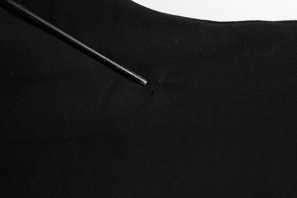 Pantalons cargo Dolce & Gabbana en coton mélangé noir avec cordon de serrage, style décontracté et moderne.