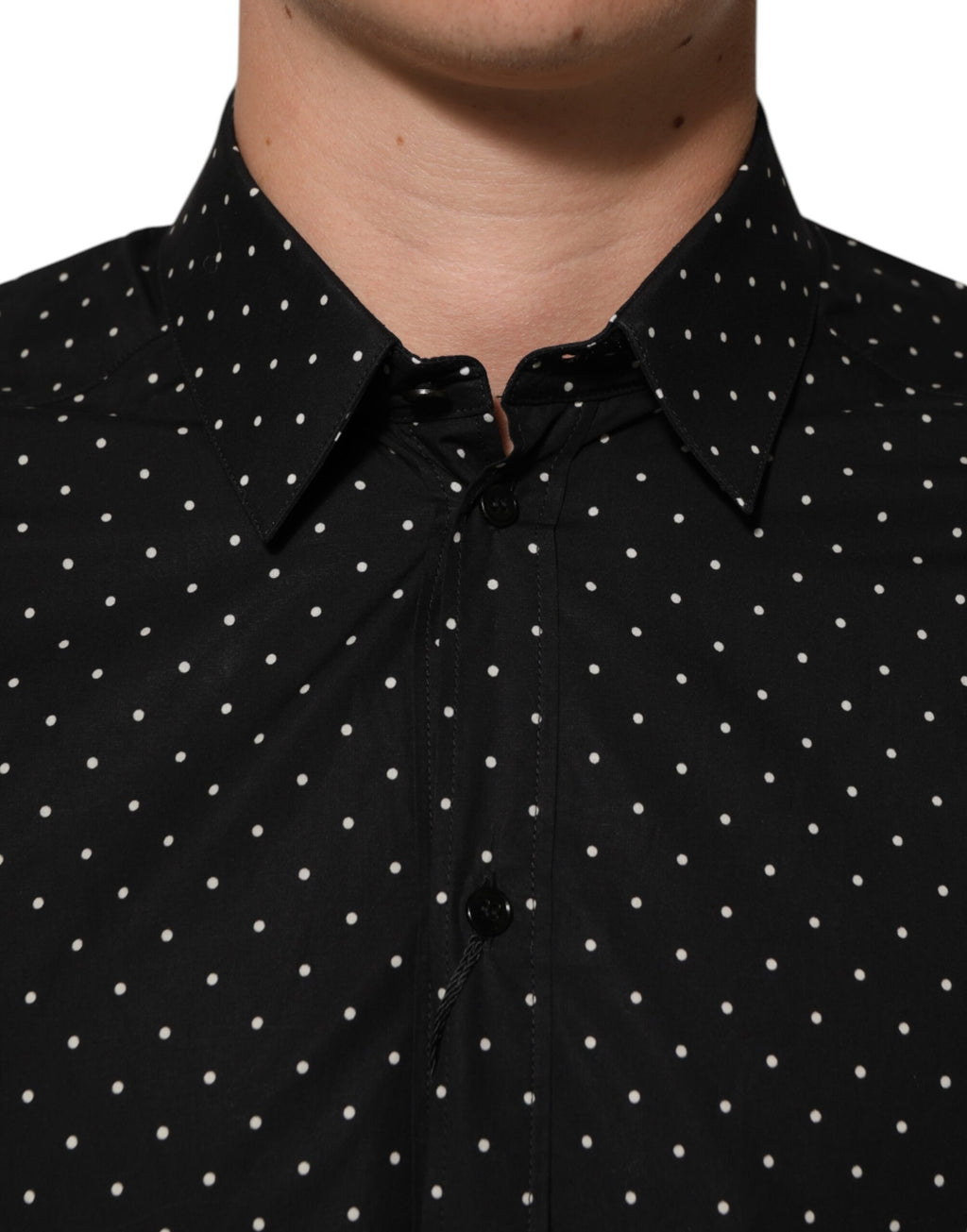Chemise formelle noire Dolce & Gabbana en coton à pois dorés pour homme, style élégant et sophistiqué.