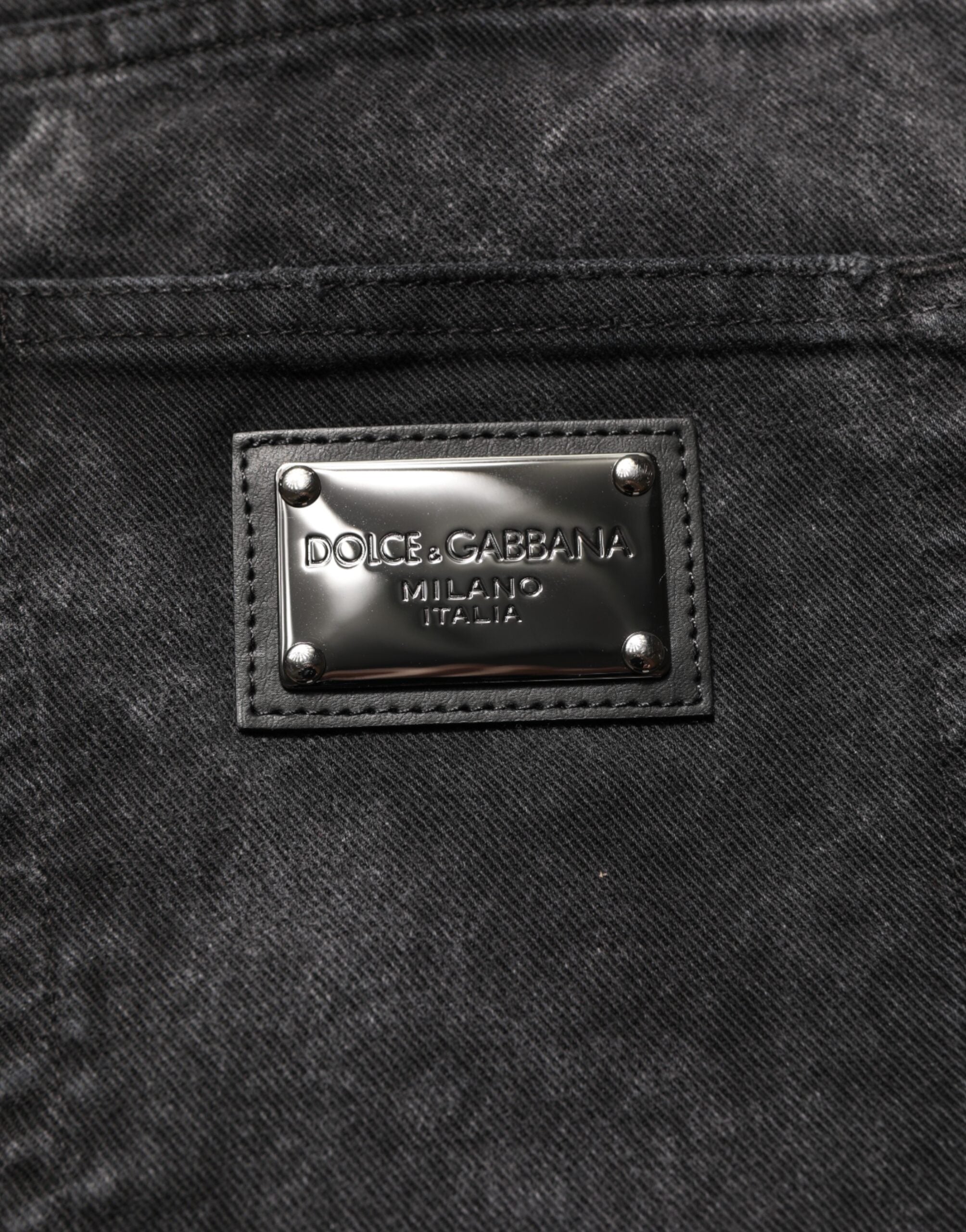 Shorts bermuda en coton noir pour homme de marque Dolce & Gabbana, taille mi-haute et coupe classique.