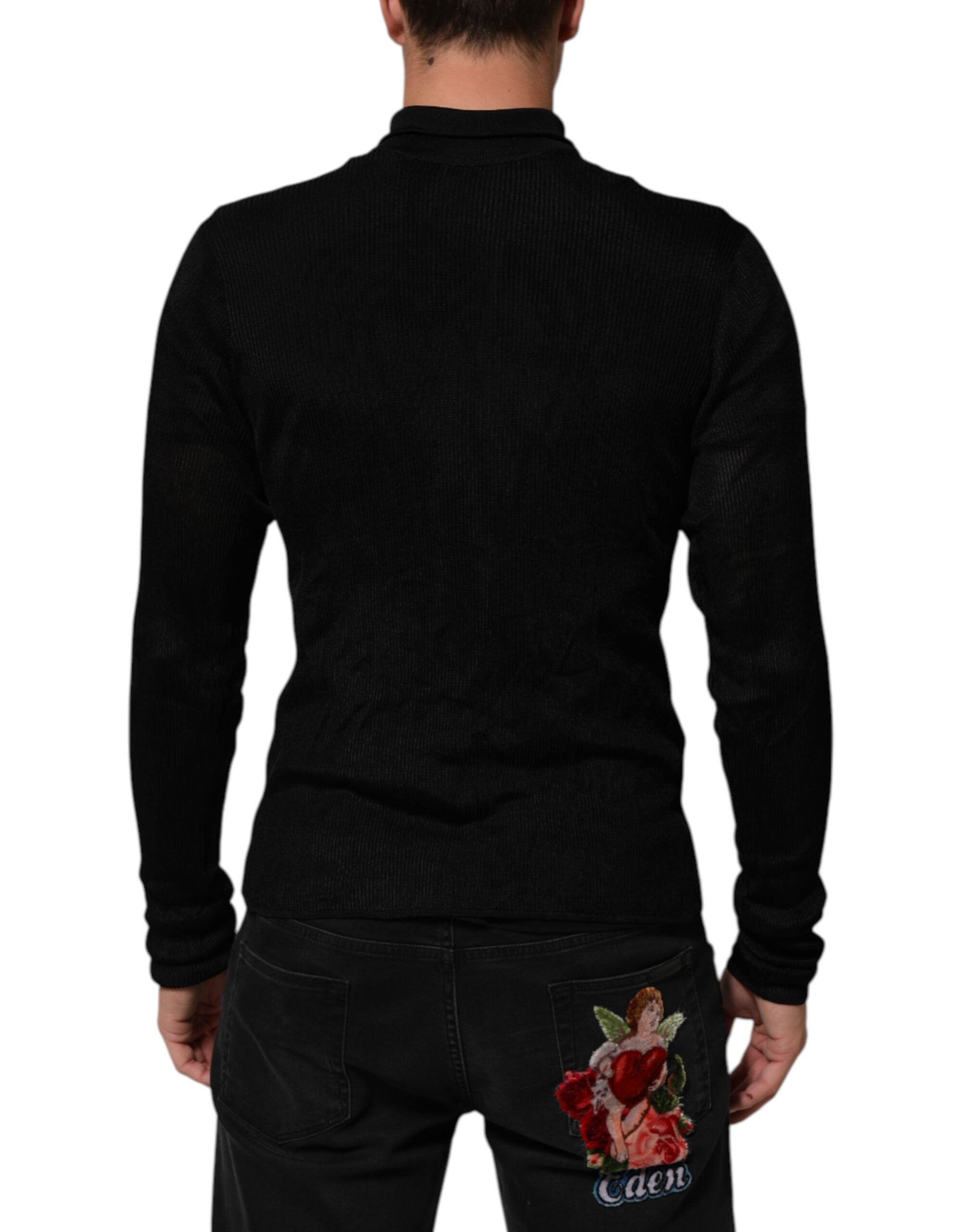 Pull-over Dolce & Gabbana en viscose noire à col roulé, élégant et confortable, porté sur un mannequin.