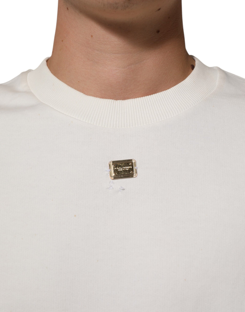 Sweat-shirt blanc Dolce & Gabbana avec logo DG sur le col ras du cou, en coton confortable, pour homme.