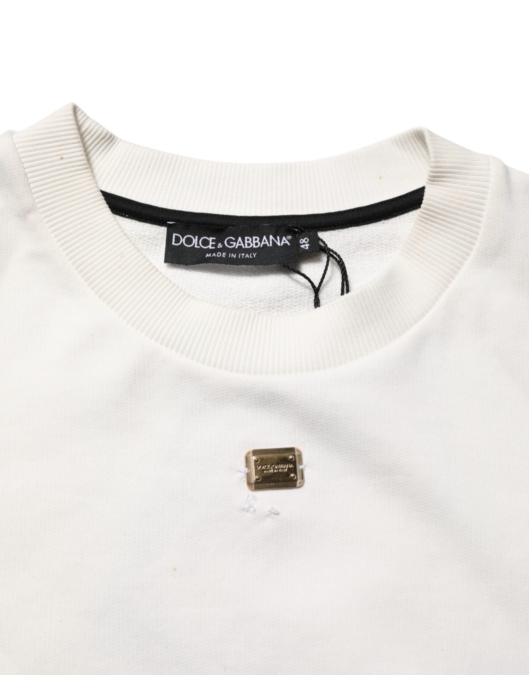 Sweatshirt blanc Dolce & Gabbana avec logo DG sur le col, en coton, mode décontractée et élégante.