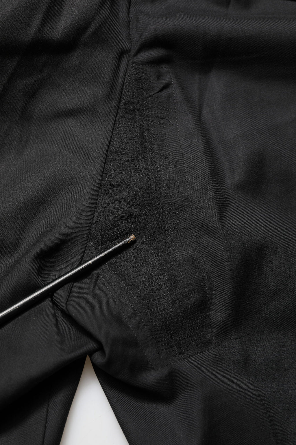Pantalon de jogging noir pour hommes Dolce & Gabbana avec cordon de serrage, style décontracté et coupe confortable.