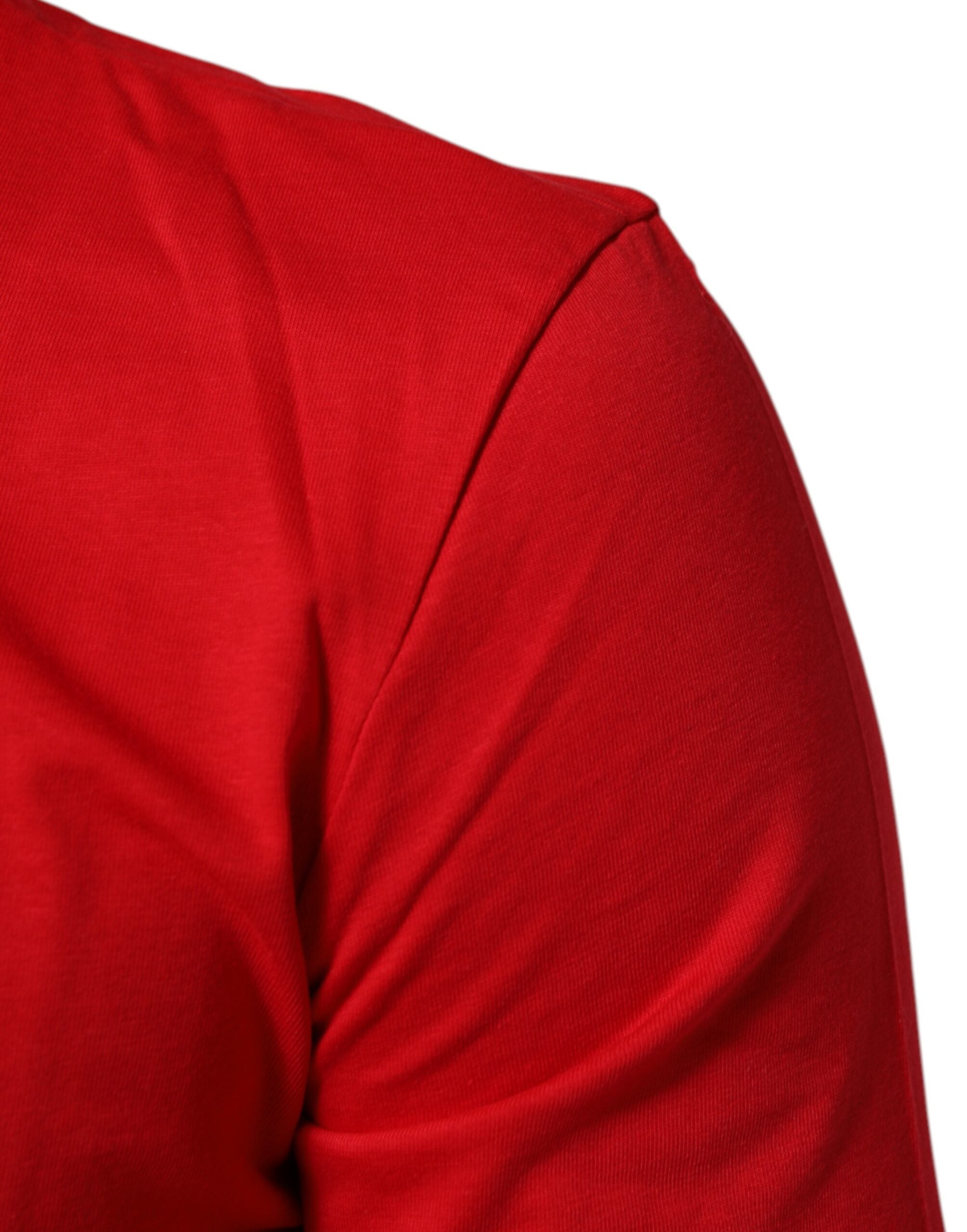 T-shirt en coton rouge de Dolce & Gabbana Goodluck 2023 avec col rond, design lumineux et logo de la marque visible.