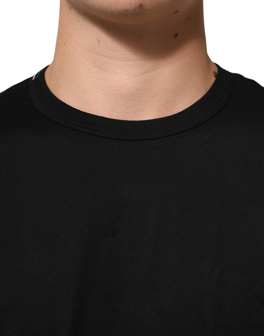 T-shirt en coton noir Dolce & Gabbana Goodluck 2021 à col rond, avec motif de chance, vue de face.
