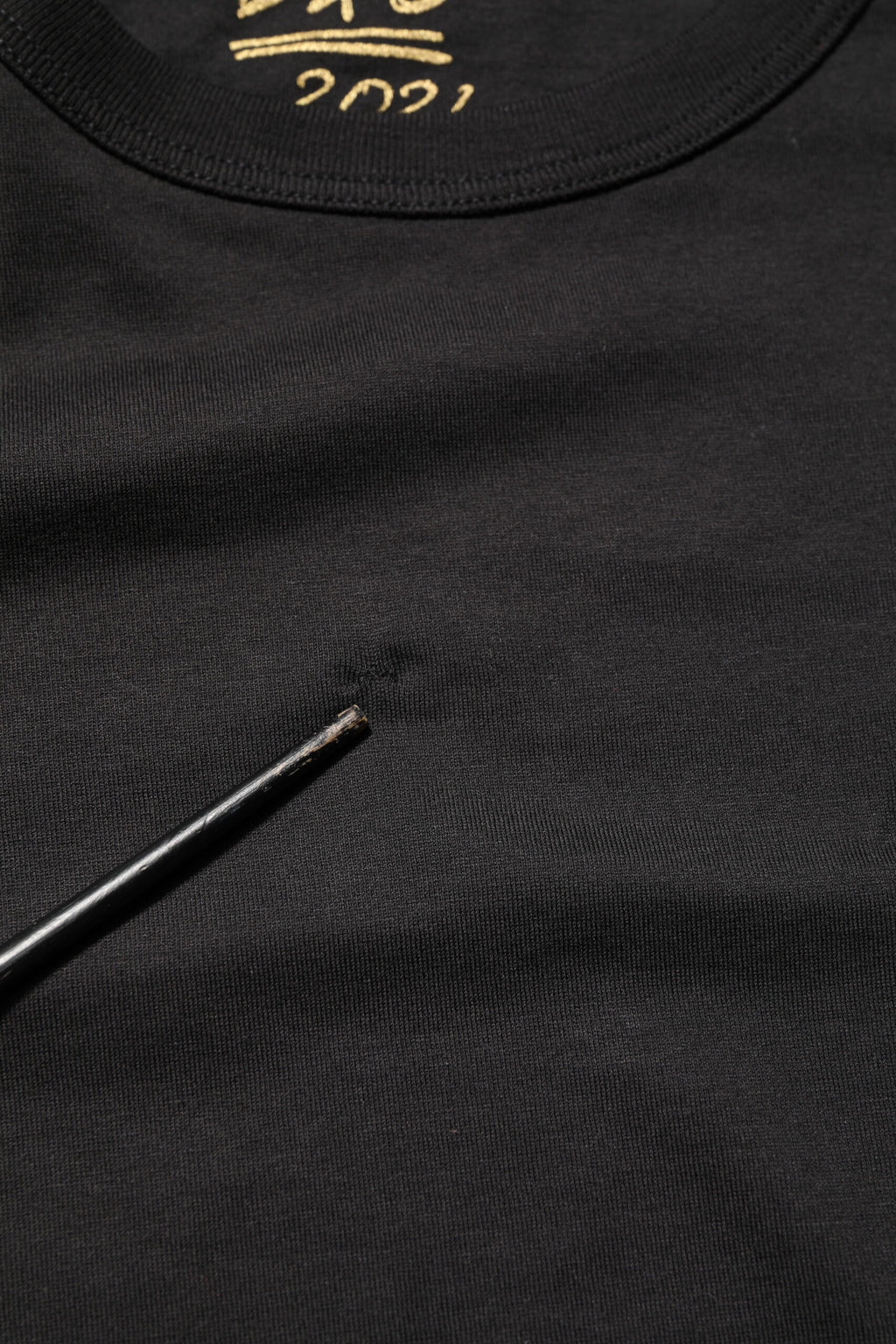 T-shirt en coton noir Dolce & Gabbana Goodluck 2021 avec col rond, logo et détails de style, vue de face.