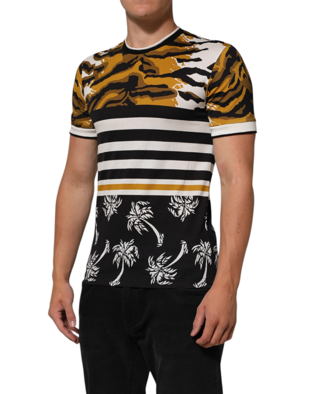 T-shirt homme Dolce & Gabbana à col rond avec motif léopard multicolore et feuilles de palmier, design coloré et élégant.