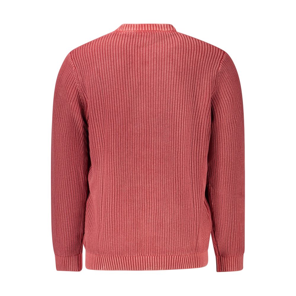 Pull en coton pour homme Pepe Jeans Rosso, modèle élégant, avec col rond et détails modernes, porté par un mannequin.