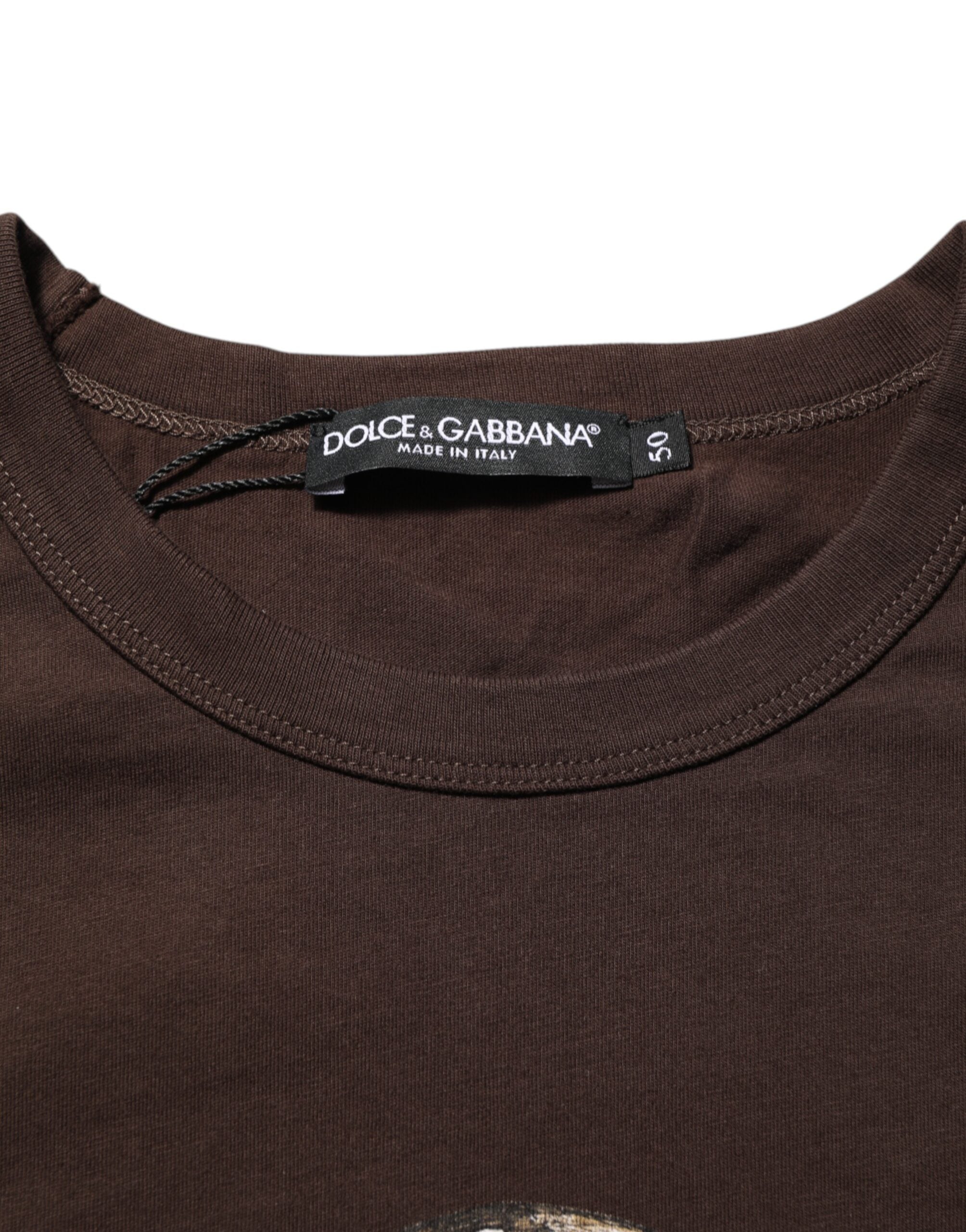 T-shirt homme Dolce & Gabbana marron avec motif de laurier et pièces de monnaie, col ras du cou, style décontracté.