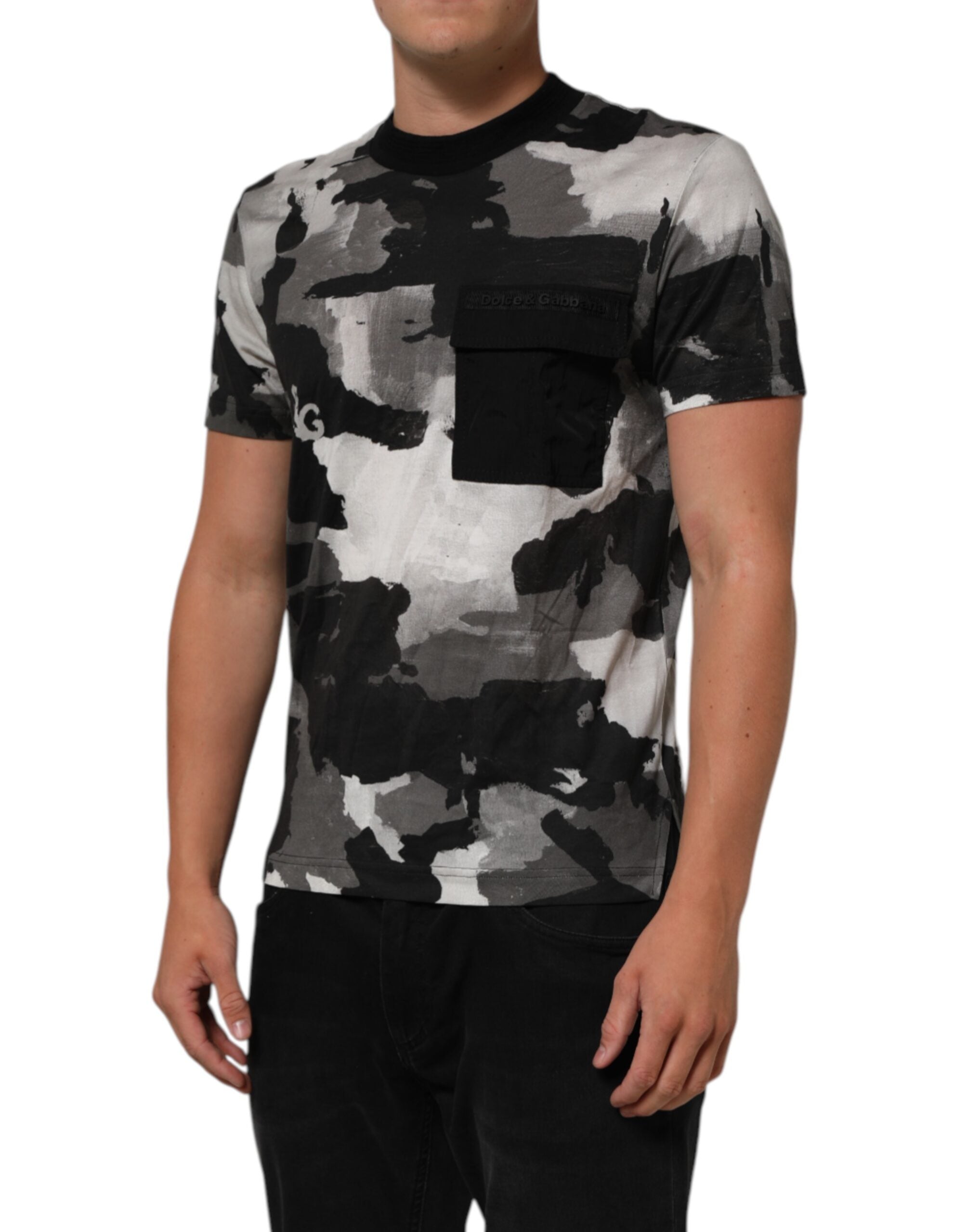 T-shirt à manches courtes pour homme Dolce & Gabbana avec motif camouflage multicolore, style décontracté et tendance.