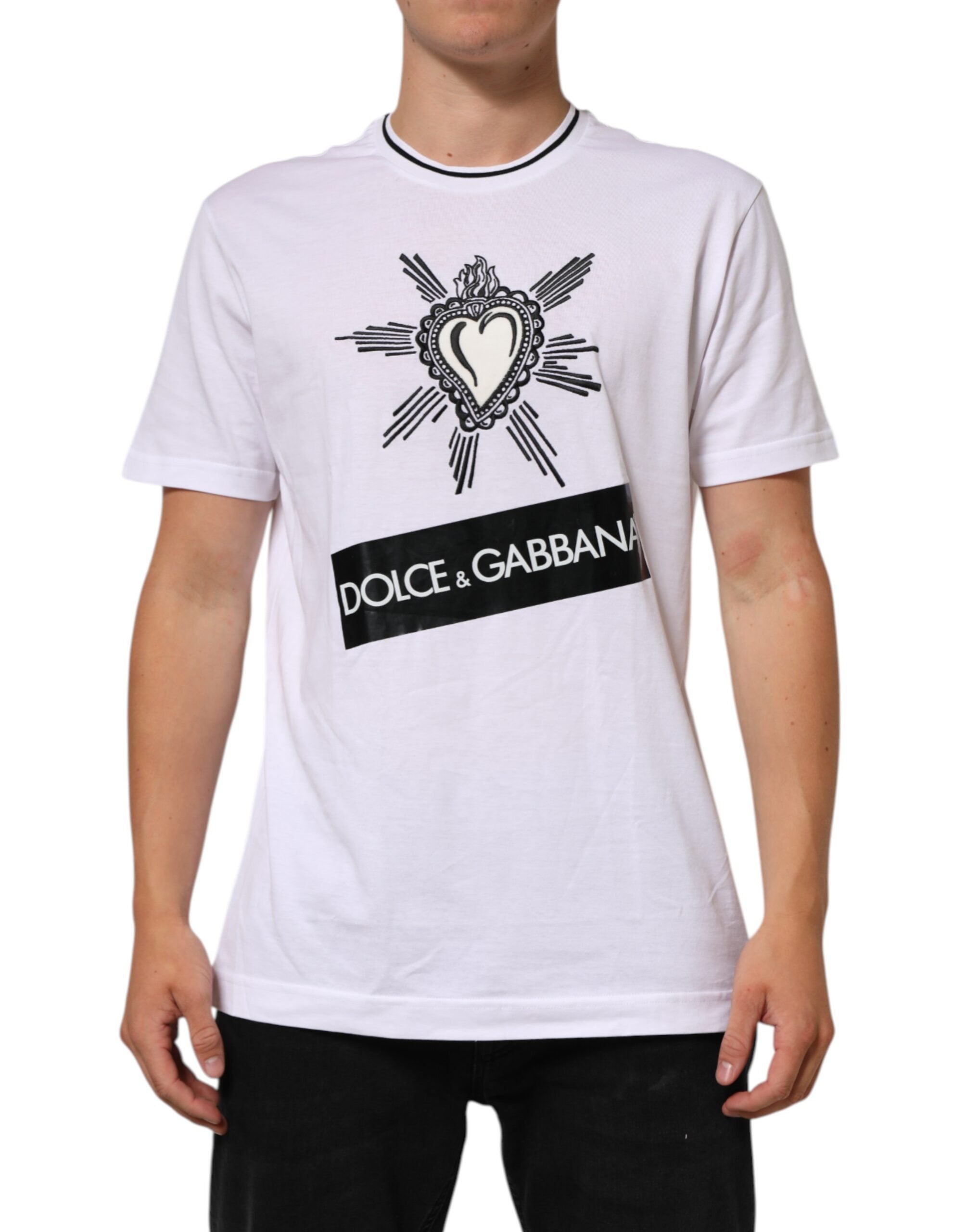 T-shirt blanc pour homme Dolce & Gabbana avec motif cœur sacré à manches courtes, devant visible dans l'image.
