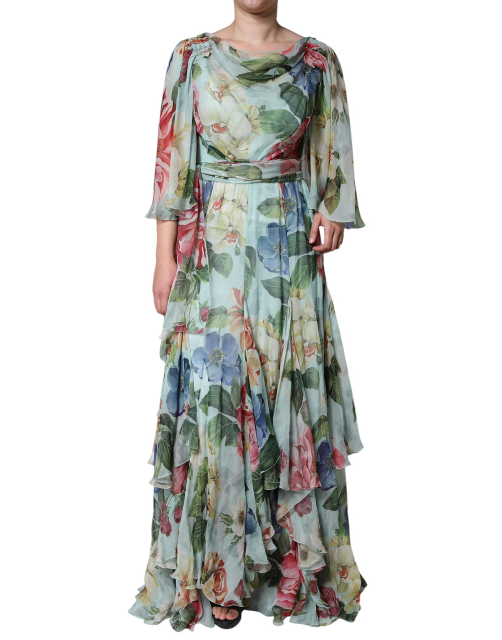 Robe longue à fleurs bleues Dolce & Gabbana avec jupe à plusieurs couches et silhouette fluide.