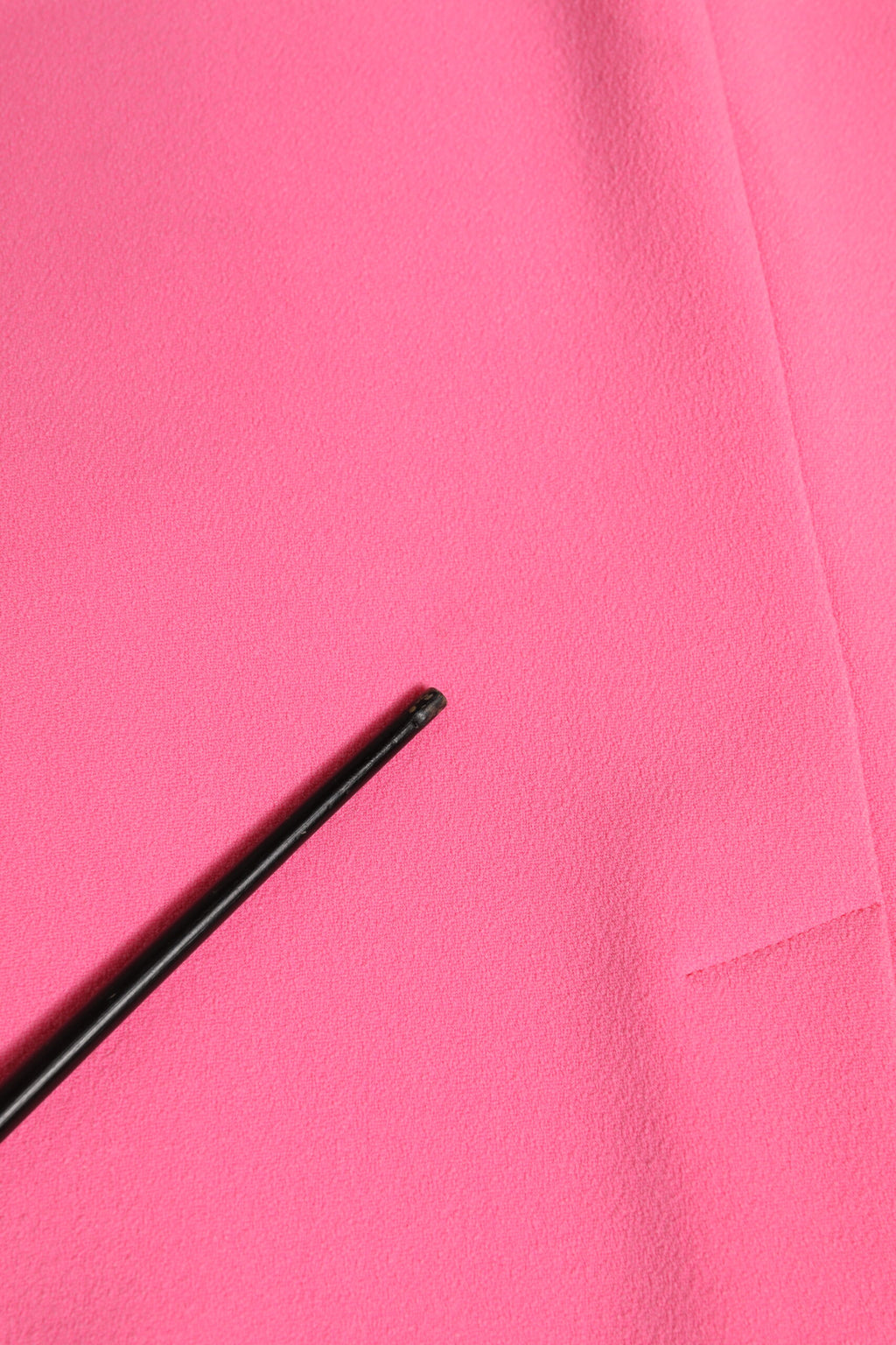 Robe midi élégante en polyester rose à manches longues de Dolce & Gabbana, coupe ajustée et style sophistiqué.