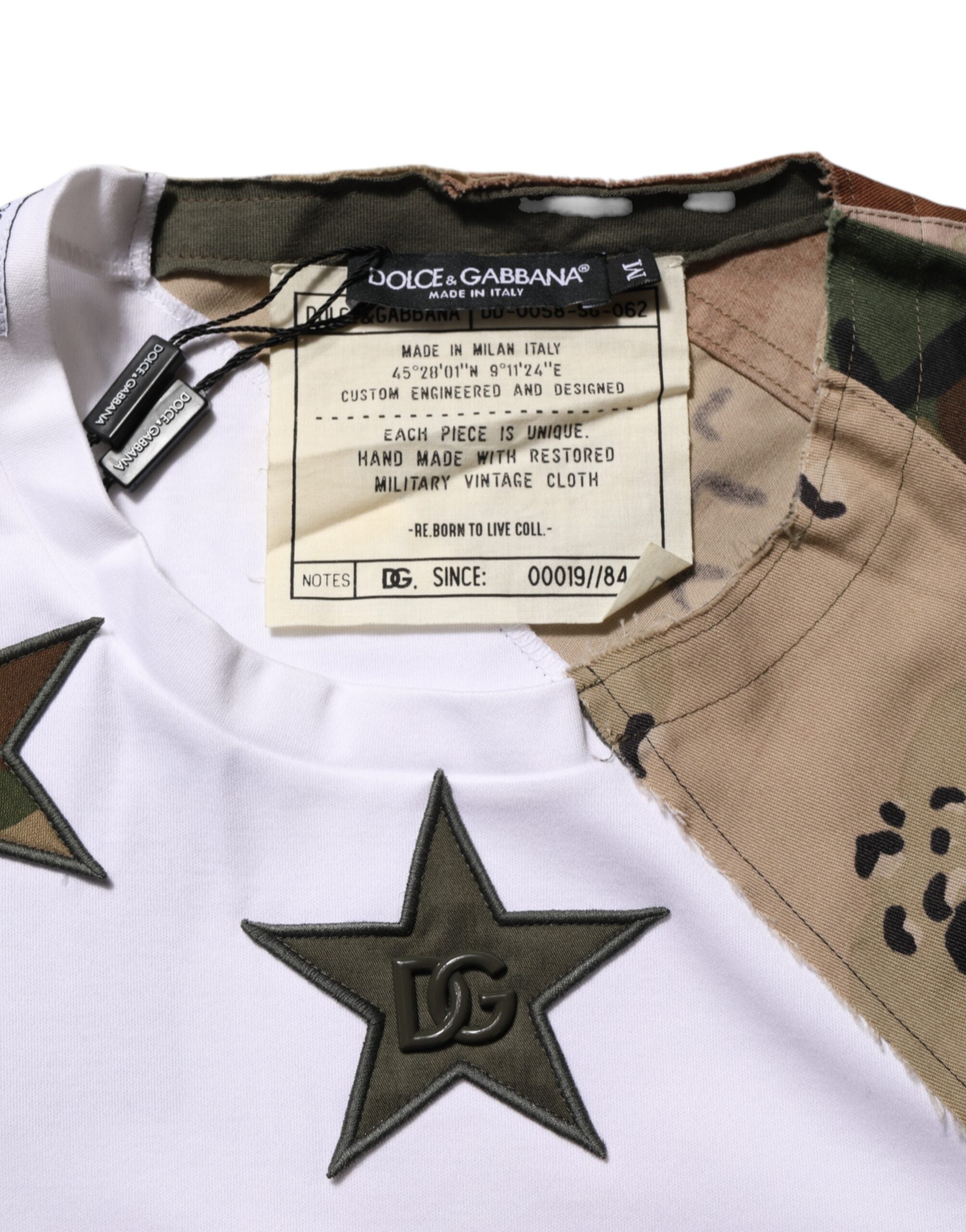 T-shirt en coton blanc camouflage à patchwork pour homme de Dolce & Gabbana, style moderne et décontracté.
