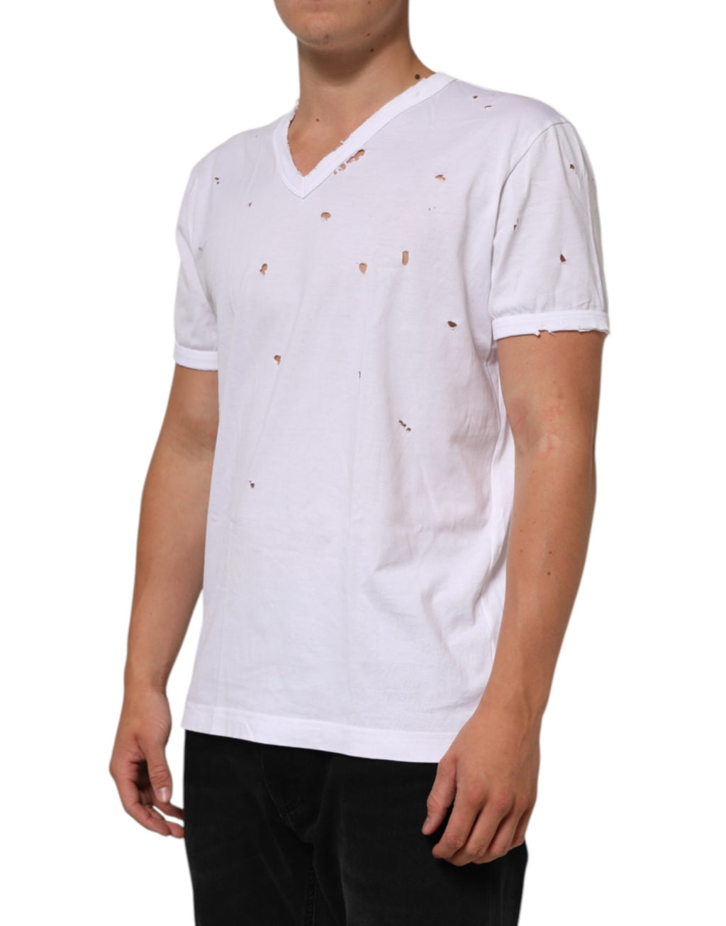 T-shirt blanc Dolce & Gabbana pour homme en coton déchiré avec décolleté en V, style décontracté et tendance.