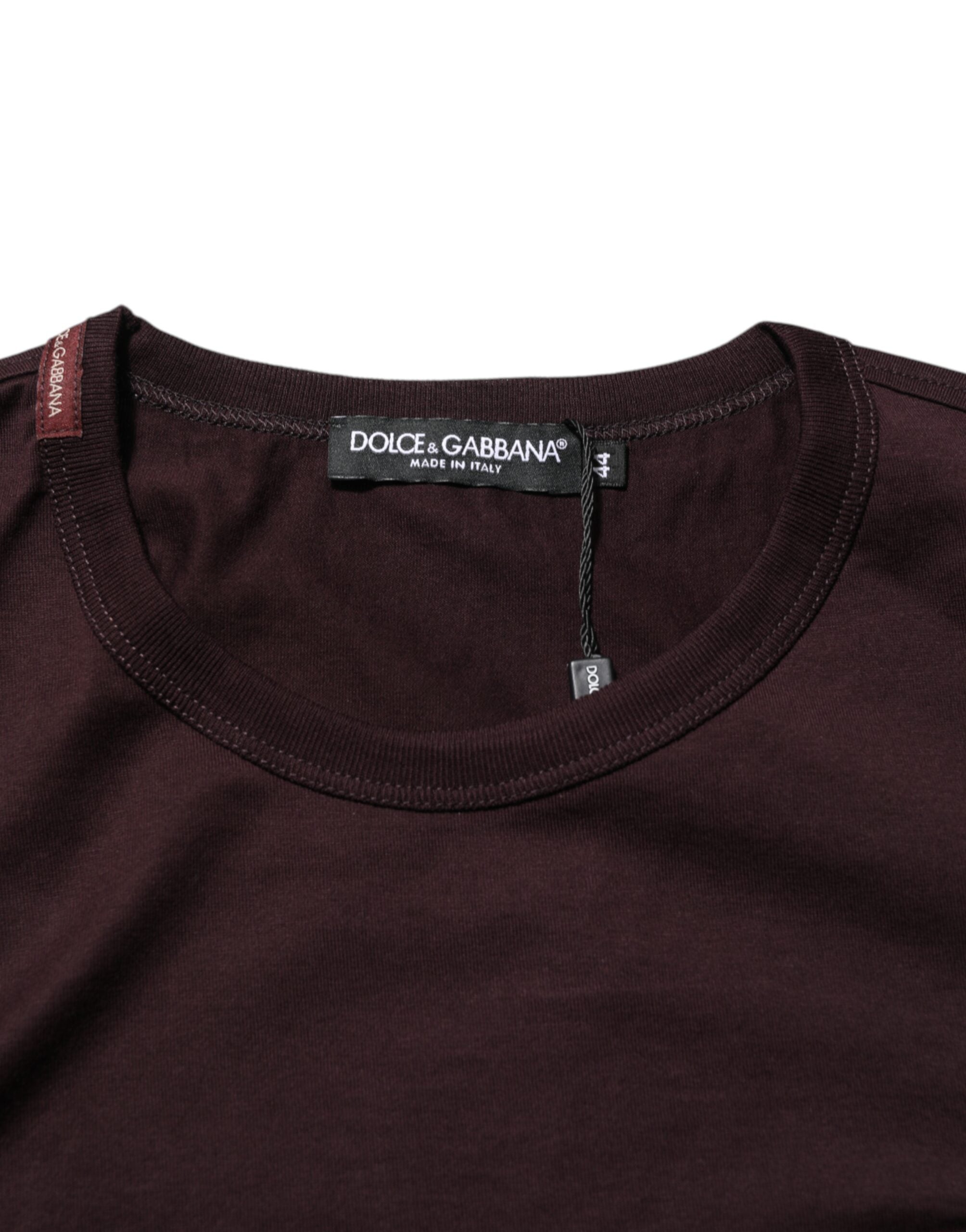 T-shirt en coton marron avec logo Dolce & Gabbana, col rond et plaque logo sur la poitrine, style décontracté et élégant.